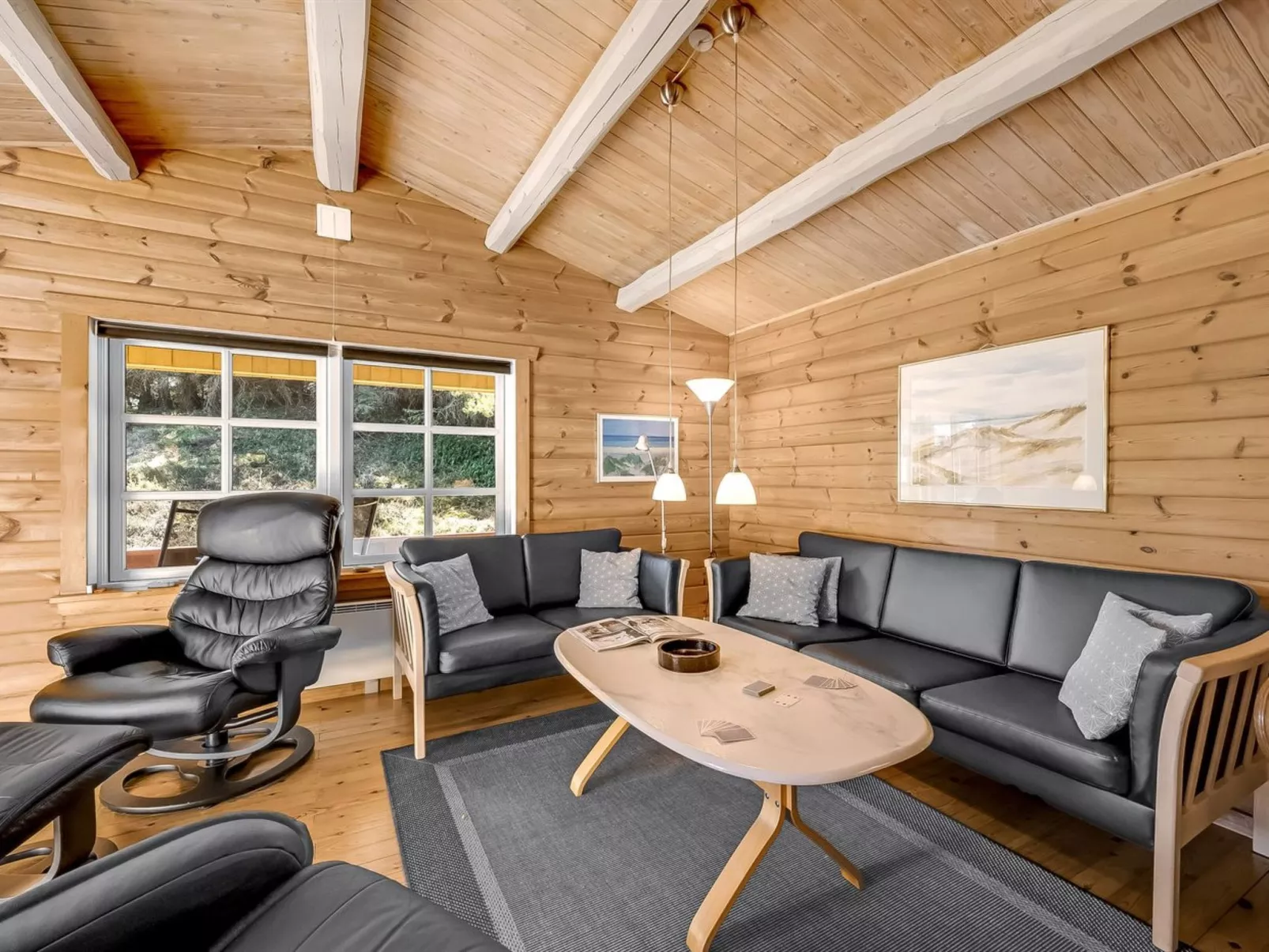 "Yaris" - 800m to the fjord-Binnen