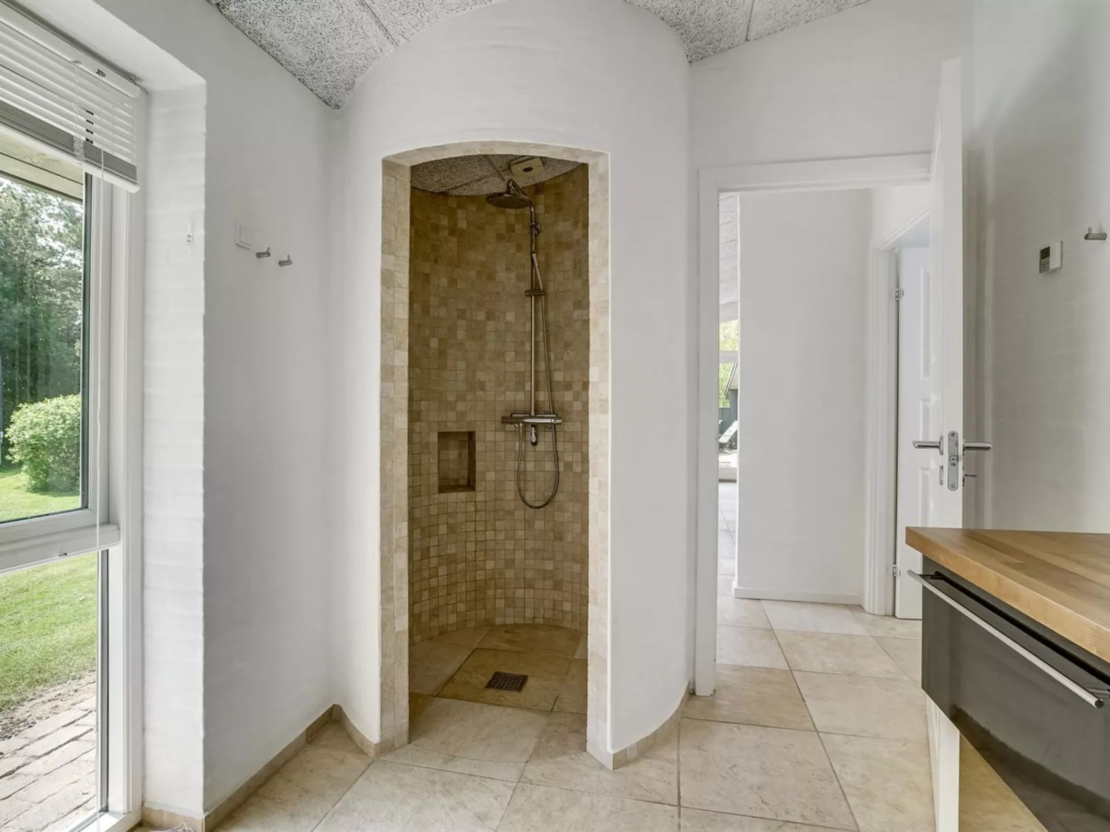 "Vieno" - 2.6km from the sea-Binnen