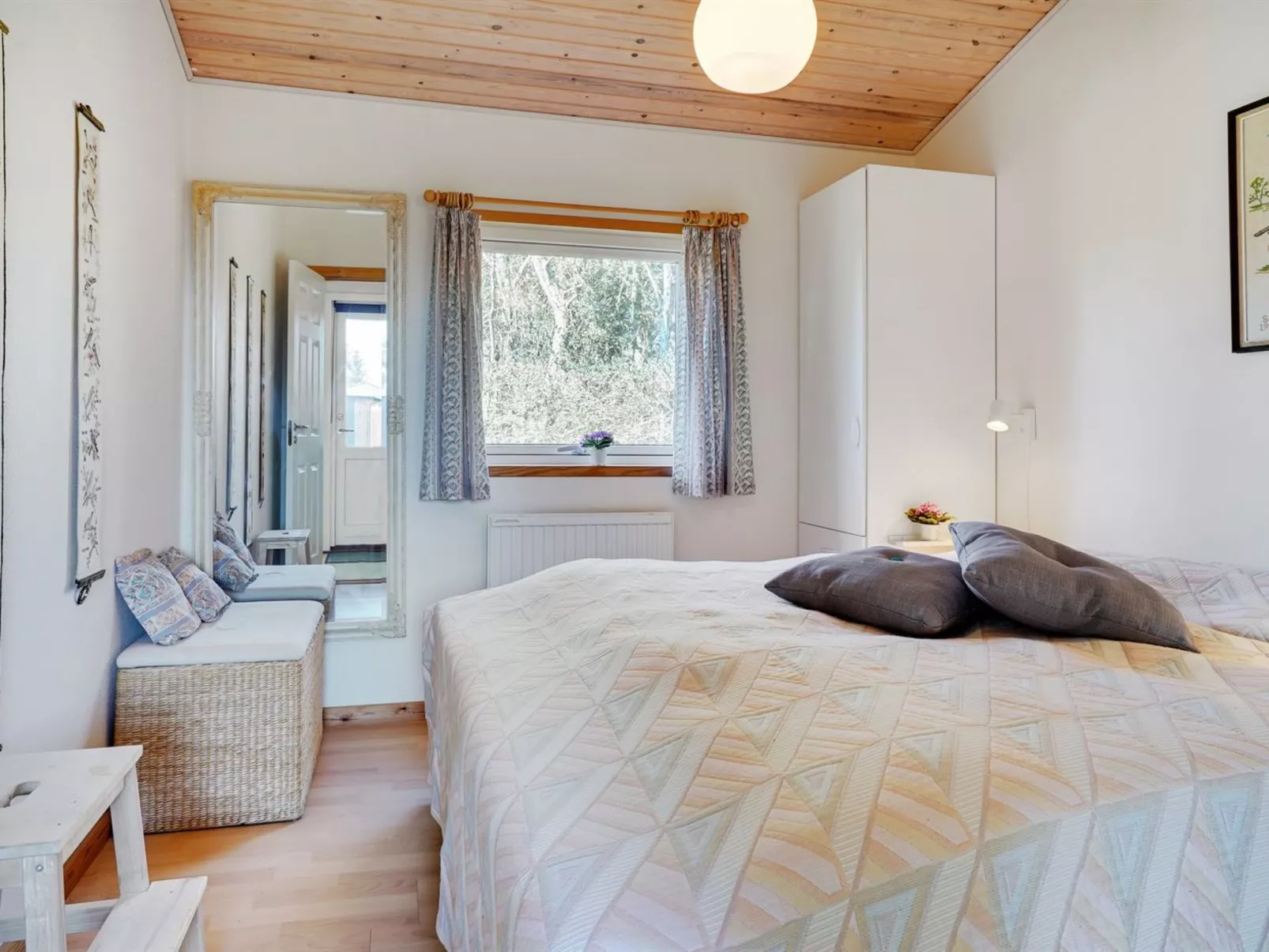 "Guthrik" - 900m from the sea-Binnen