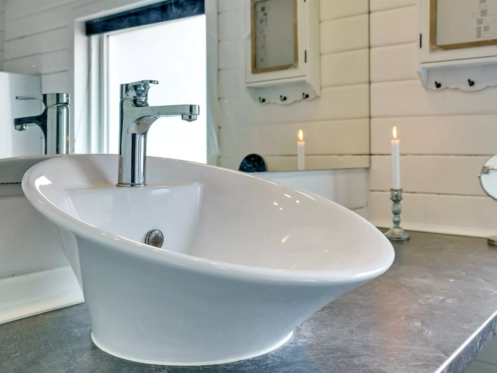 "Ølwir" - 400m to the fjord-Binnen