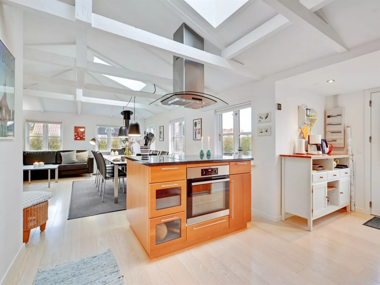 "Kamilla" - 200m from the sea-Binnen