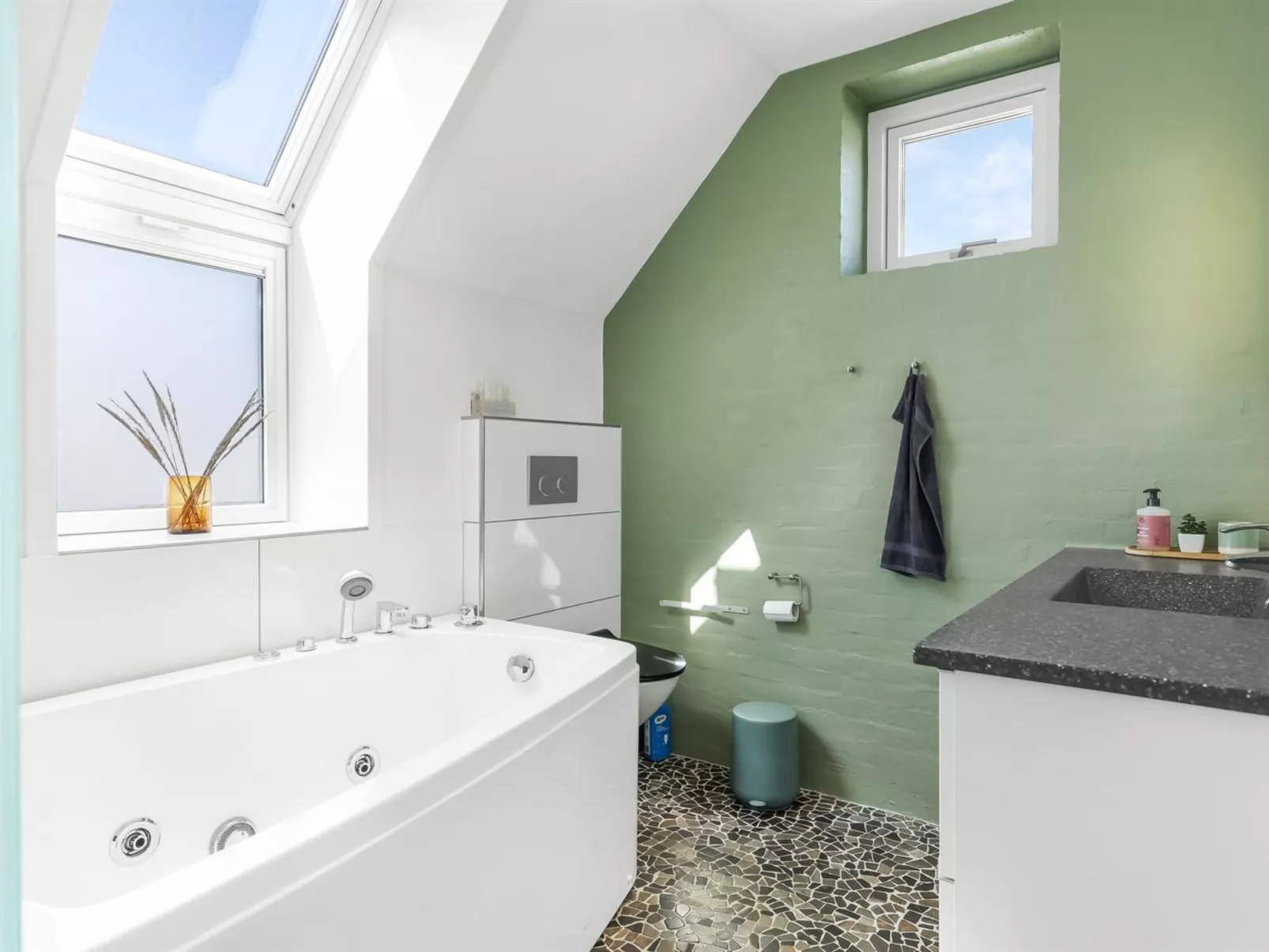 "Hilma" - 600m from the sea-Binnen