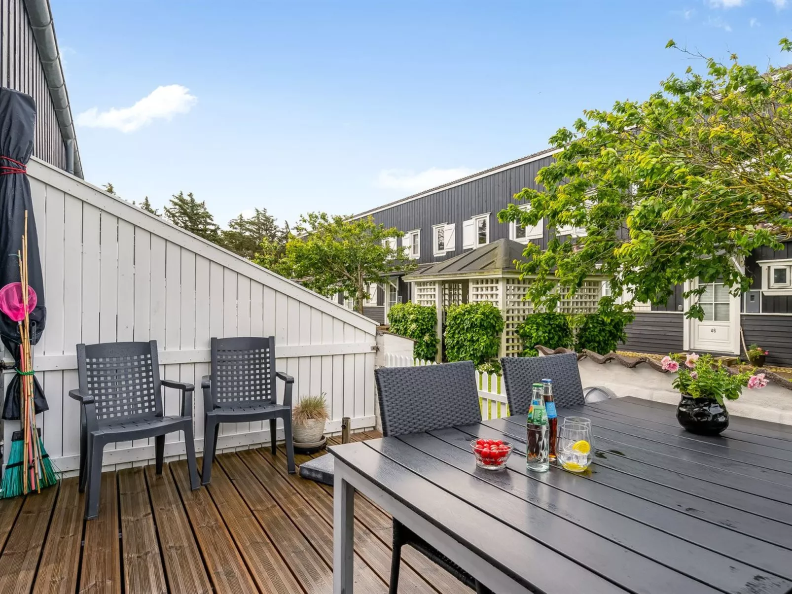 "Hermanda" - 100m to the fjord-Buiten