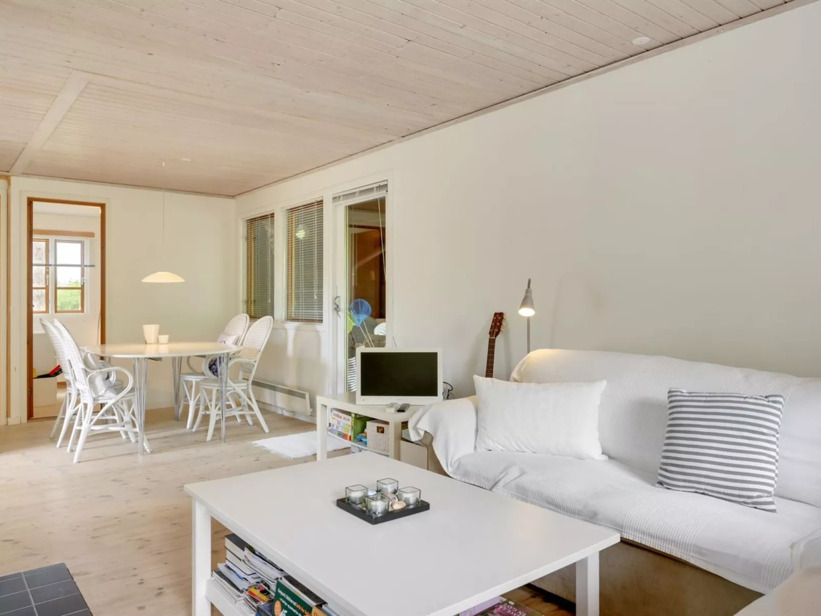 "Jute" - 100m from the sea-Binnen