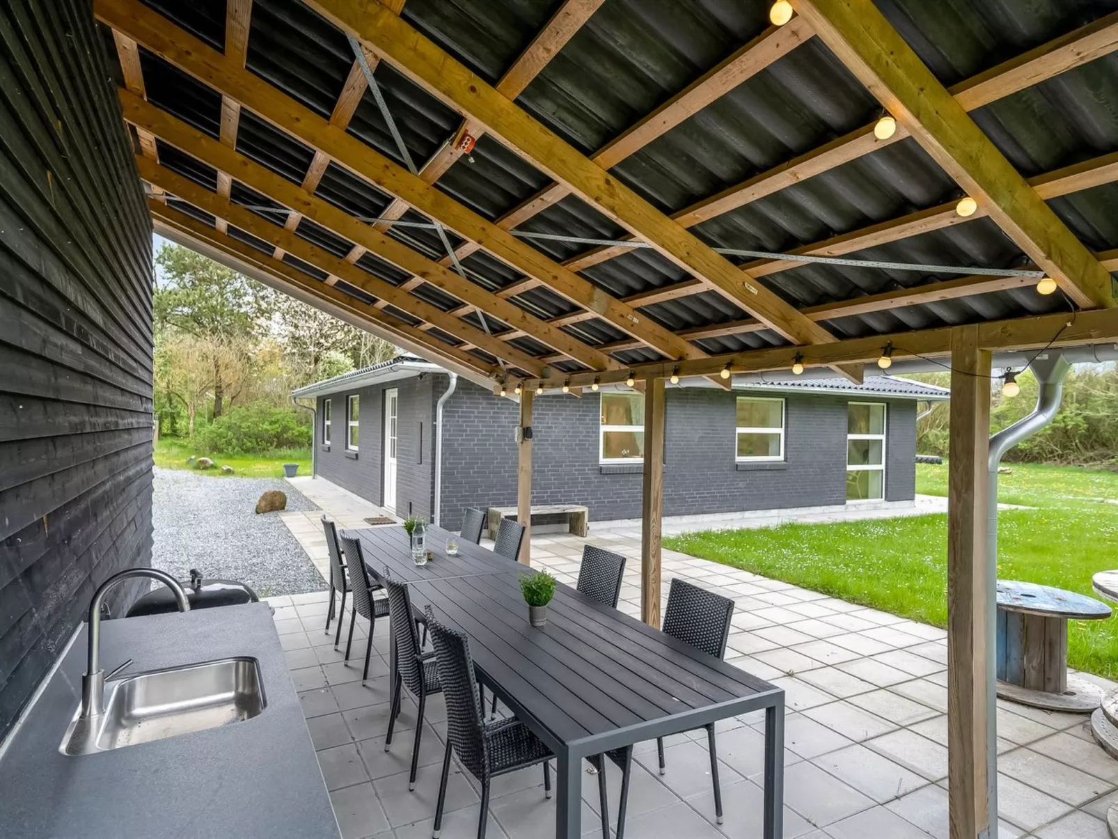 "Veijo" - 400m to the fjord-Buiten