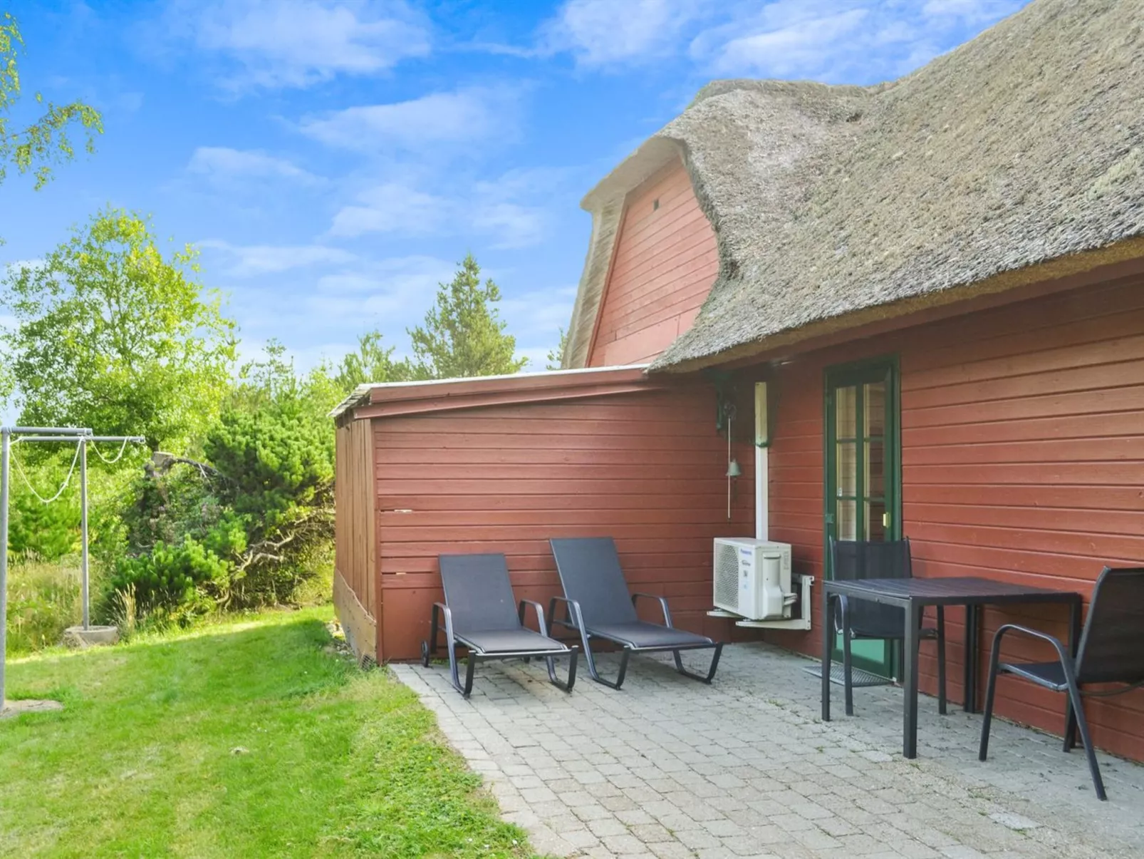 "Eilika" - 3.6km from the sea-Buiten