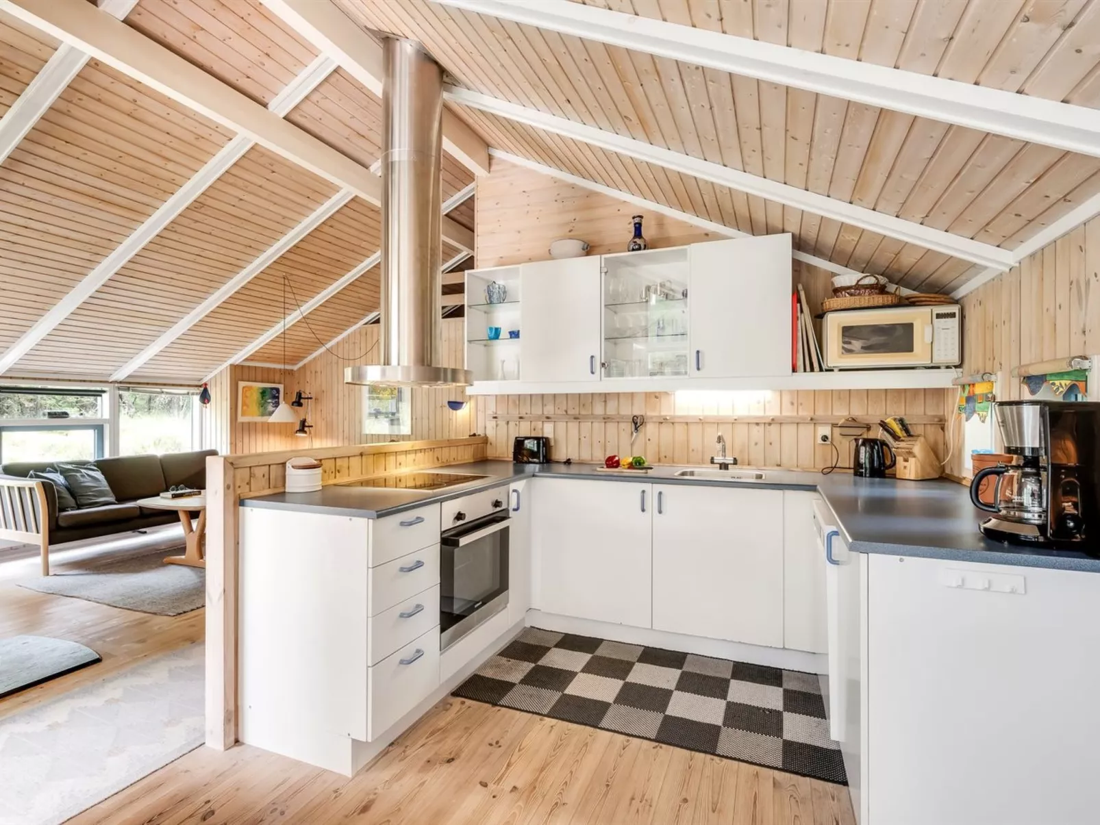 "Aamu" - 300m to the fjord-Binnen