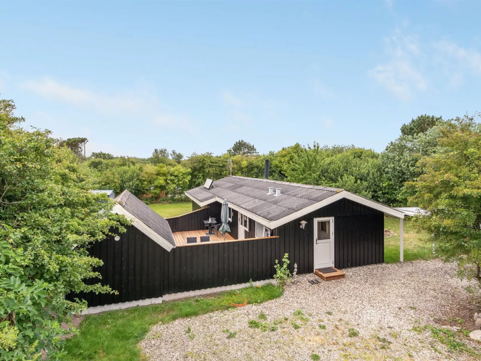 "Dali" - 400m to the fjord-Buiten