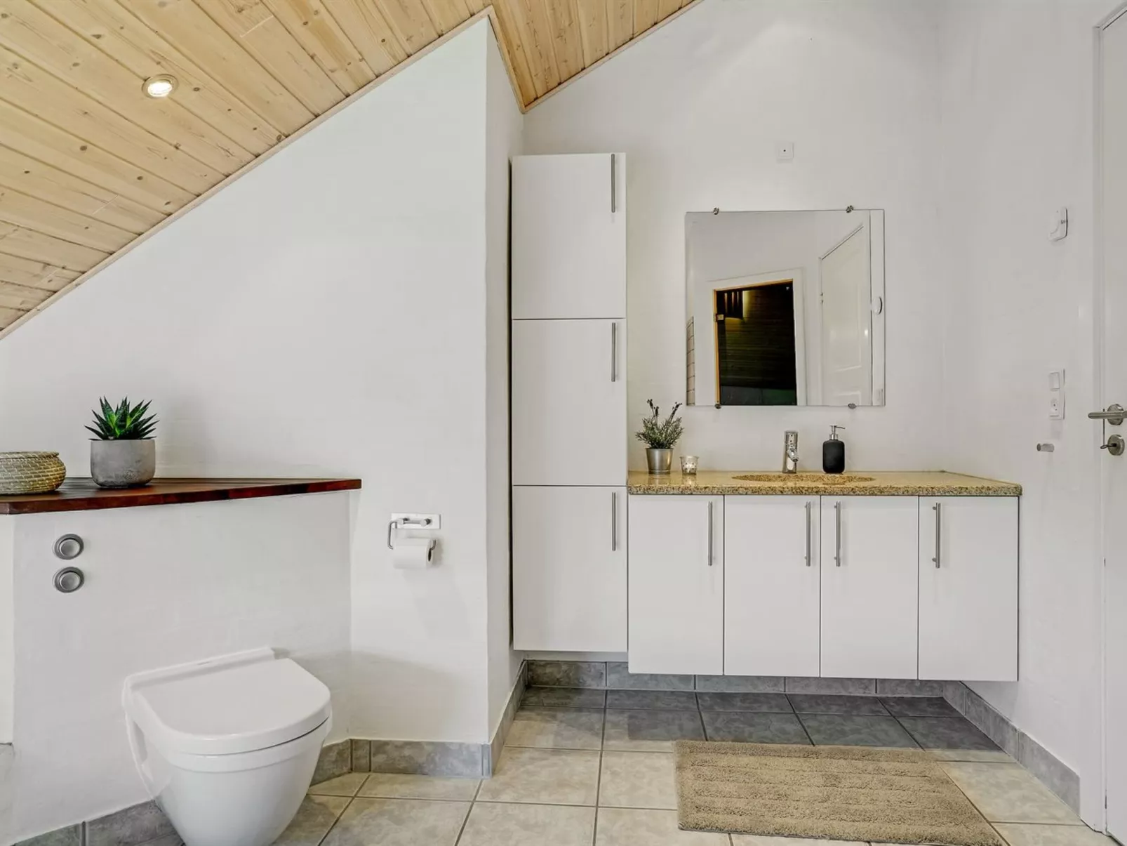 "Harri" - 850m from the sea-Binnen