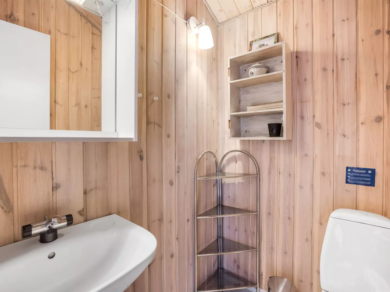 "Gedda" - 700m from the sea-Binnen