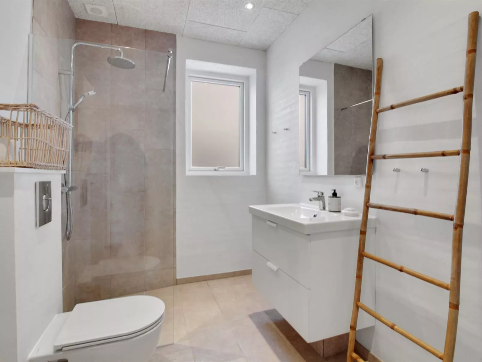 "Klaudius" - 2km from the sea-Binnen