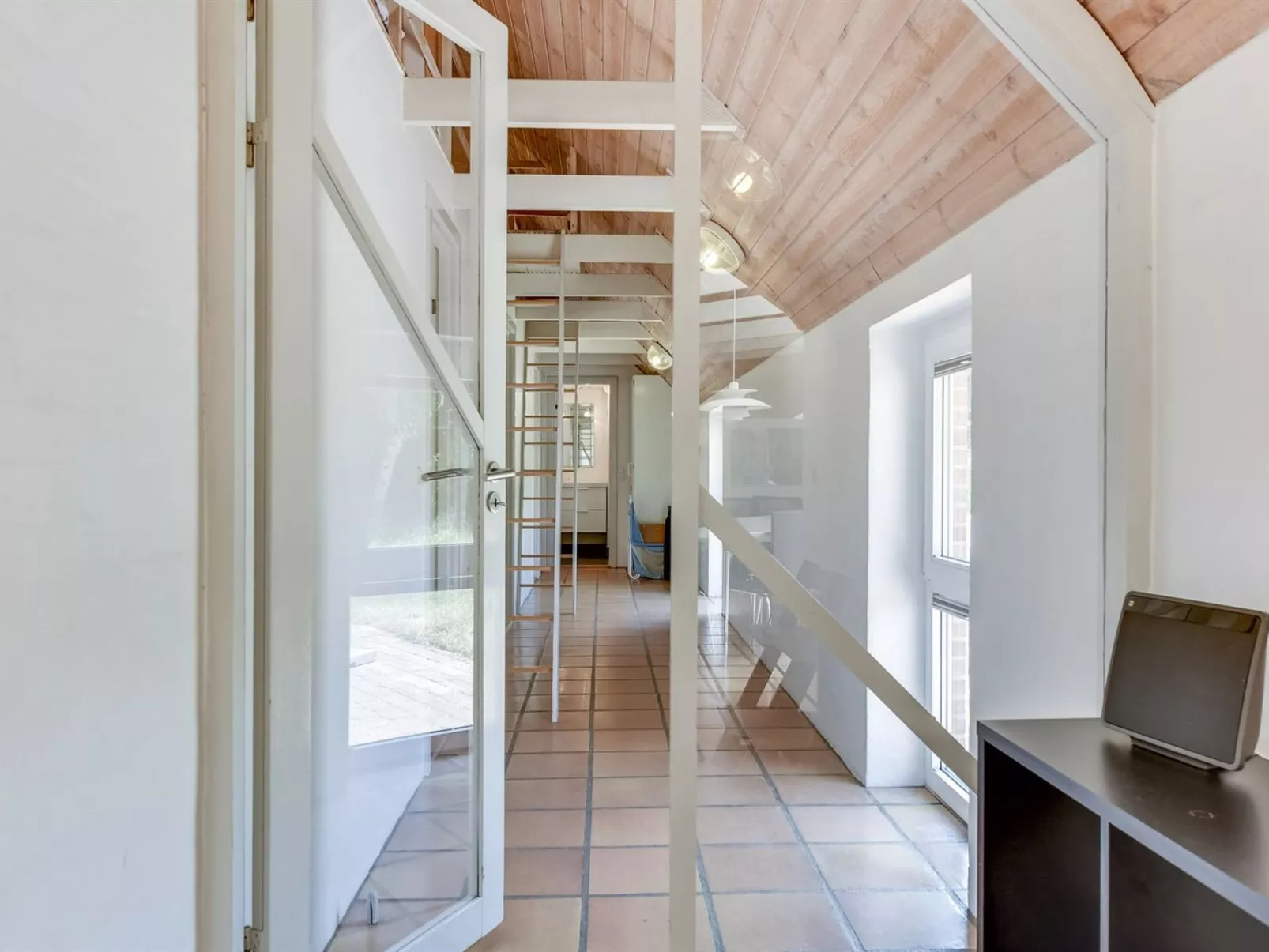 "Laetitita" -  from the sea-Binnen