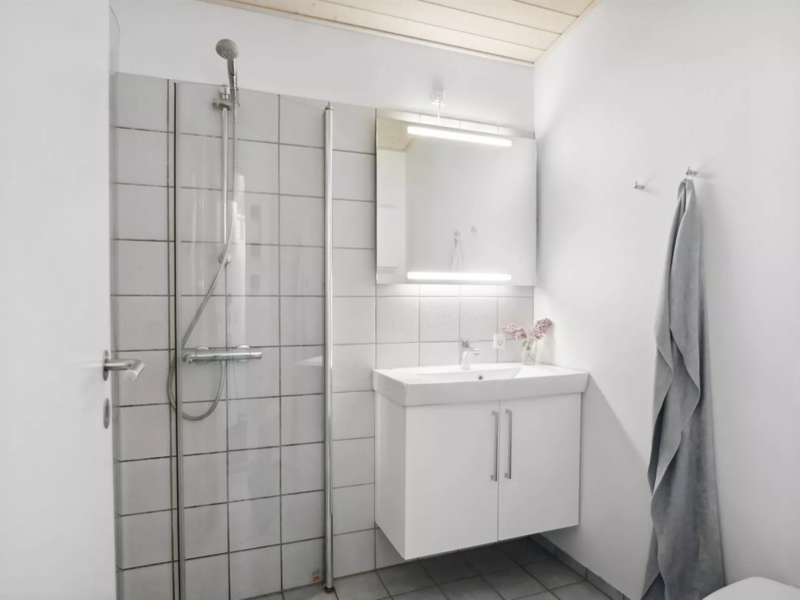 "Self" - 400m to the fjord-Binnen