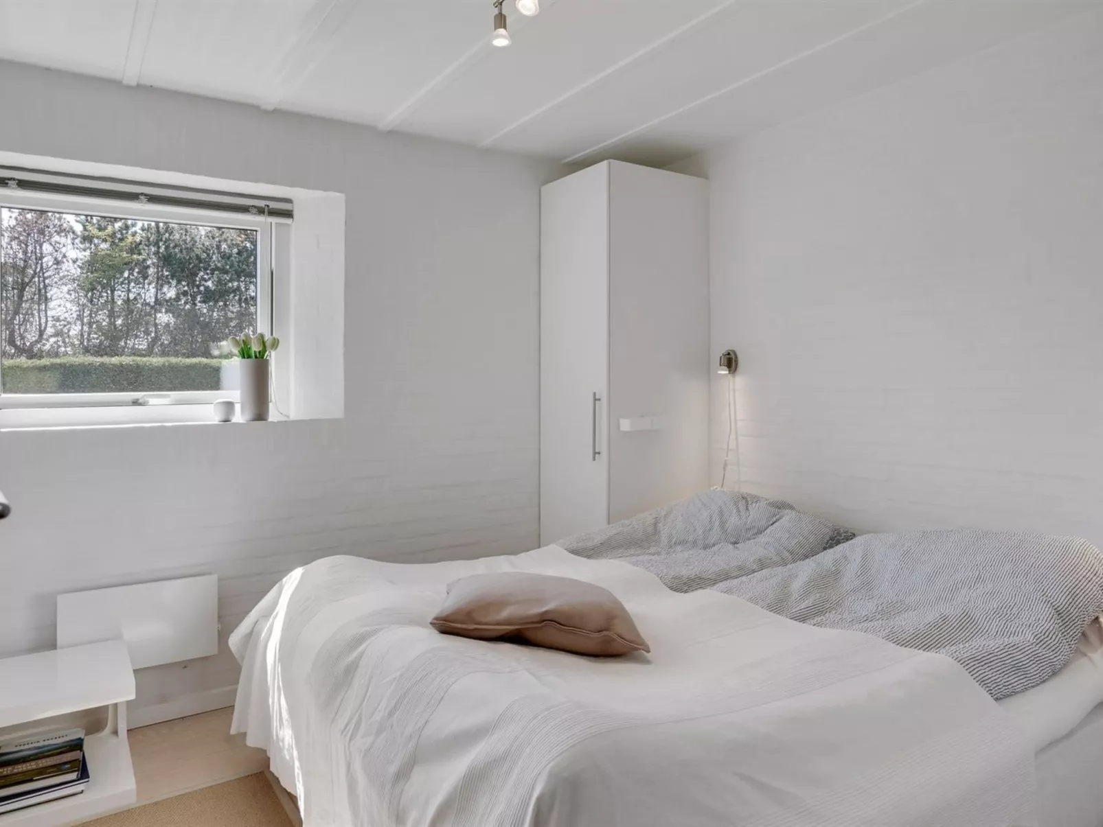 "Angelarij" -  from the sea-Binnen