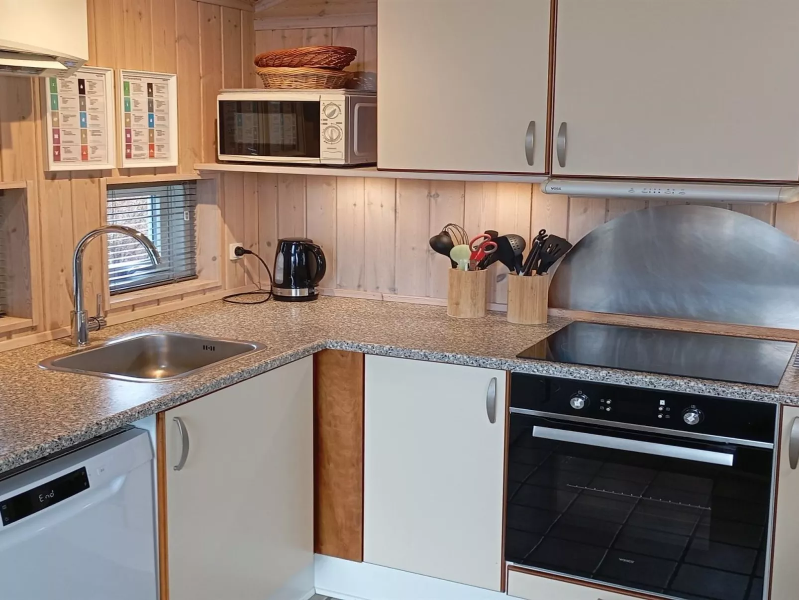 "Augusta" - 700m from the sea-Binnen