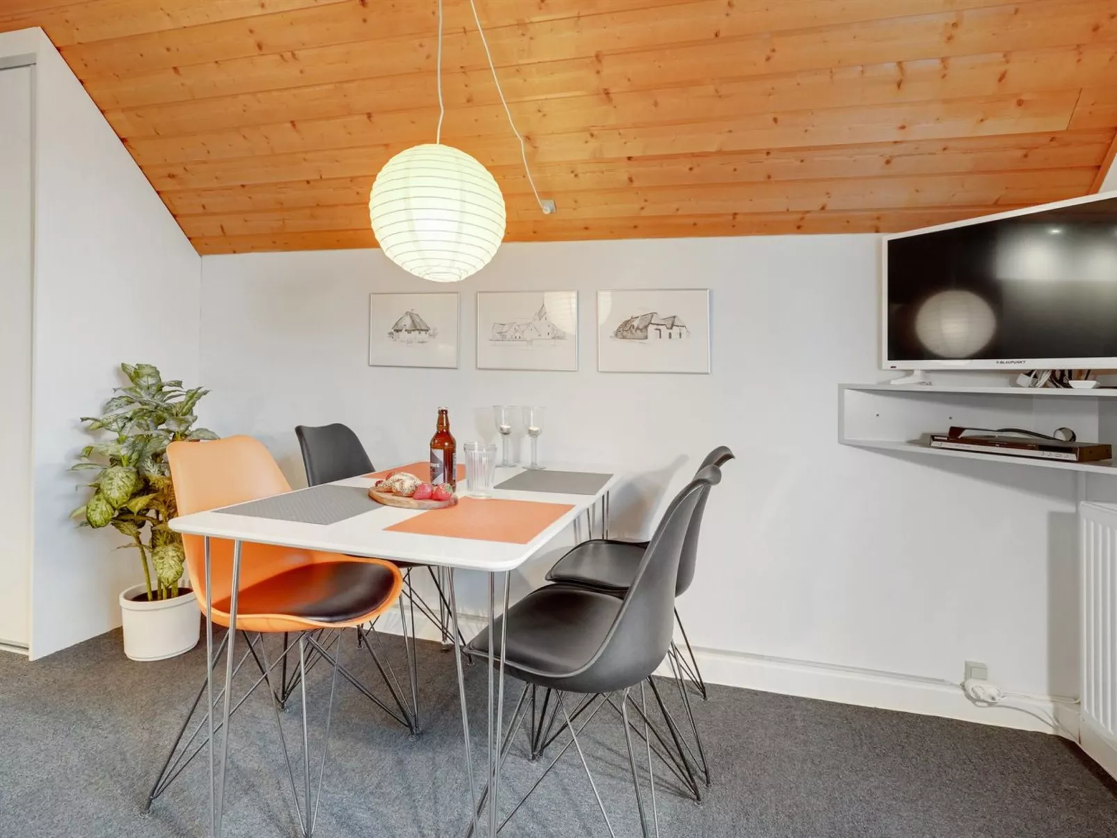 "Roya" - 1.9km from the sea-Binnen