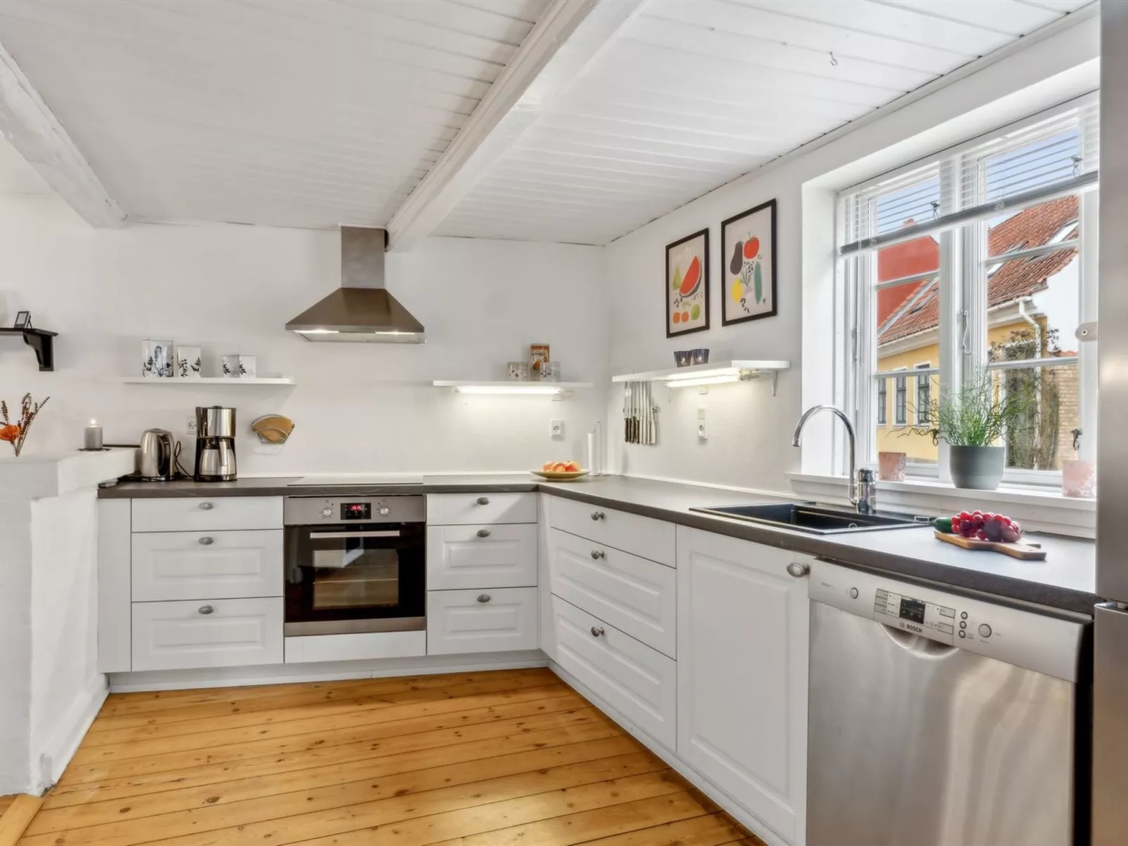 "Zezilie" - 500m from the sea-Binnen