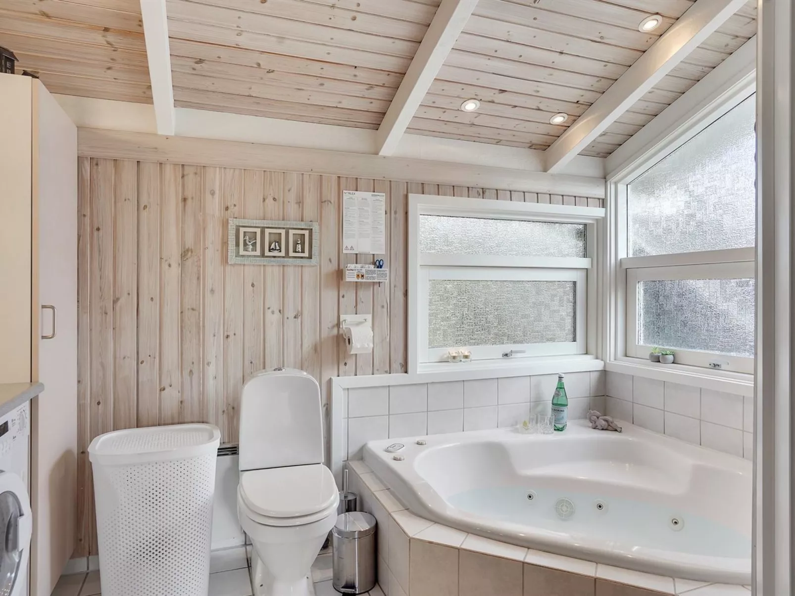 "Ove" - 500m from the sea-Binnen