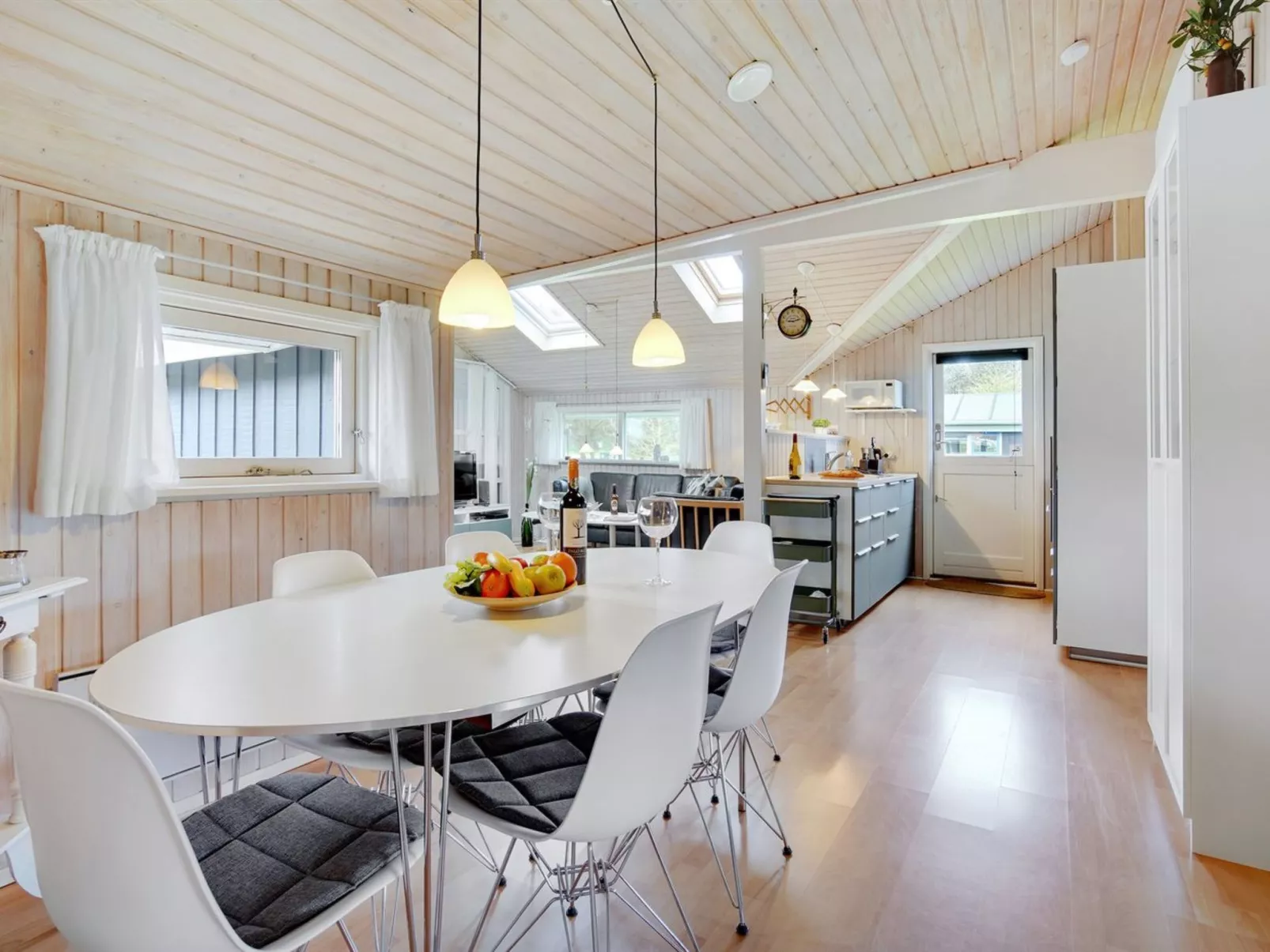 "Fliri" - 700m from the sea-Binnen