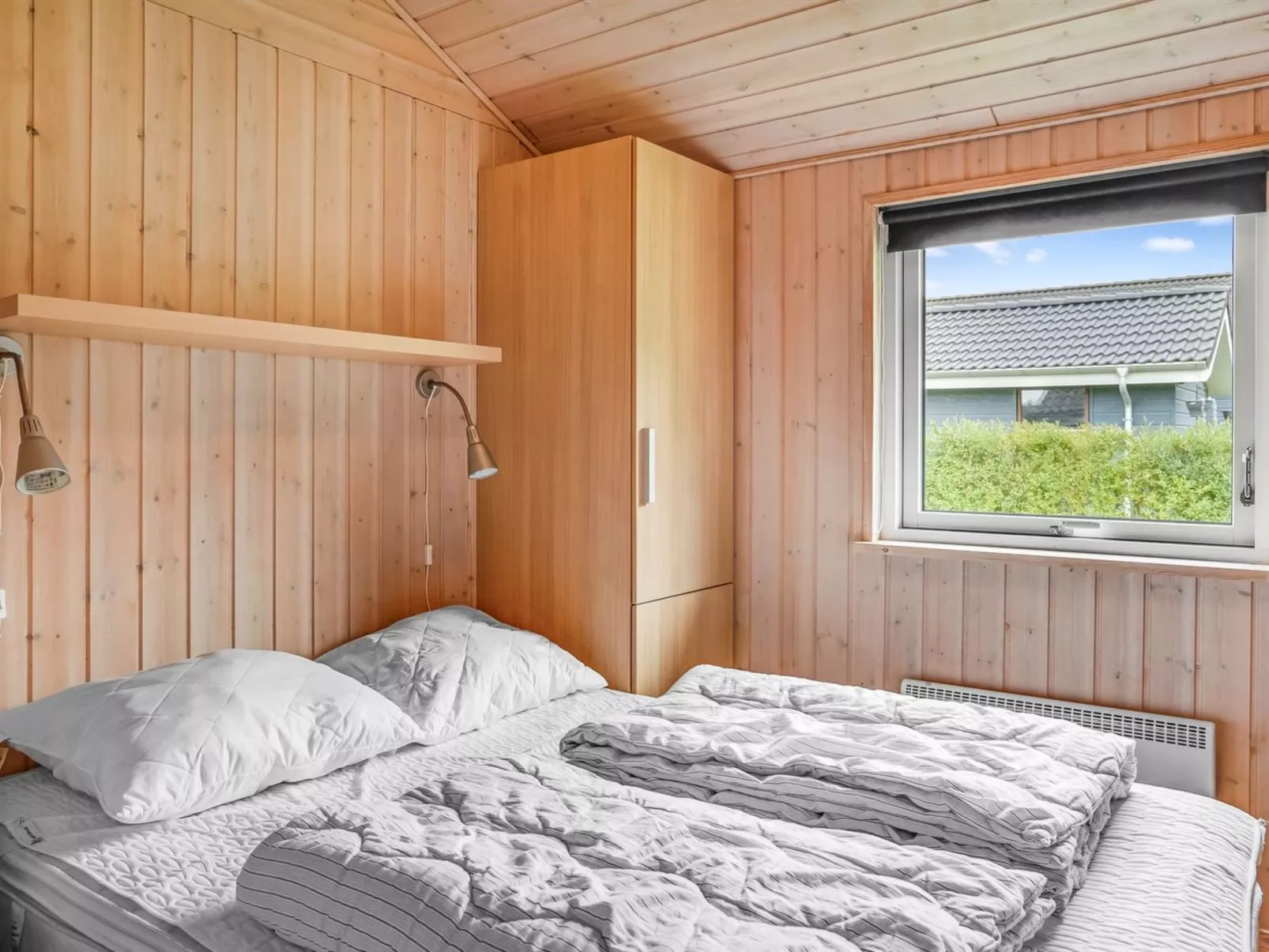 "Femke" - 250m to the fjord-Binnen