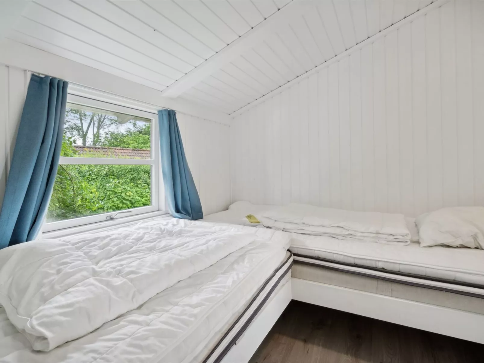 "Annica" - 150m from the sea-Binnen