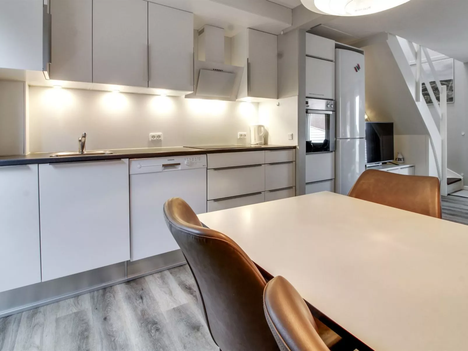 "Anouk" - 1.7km from the sea-Binnen