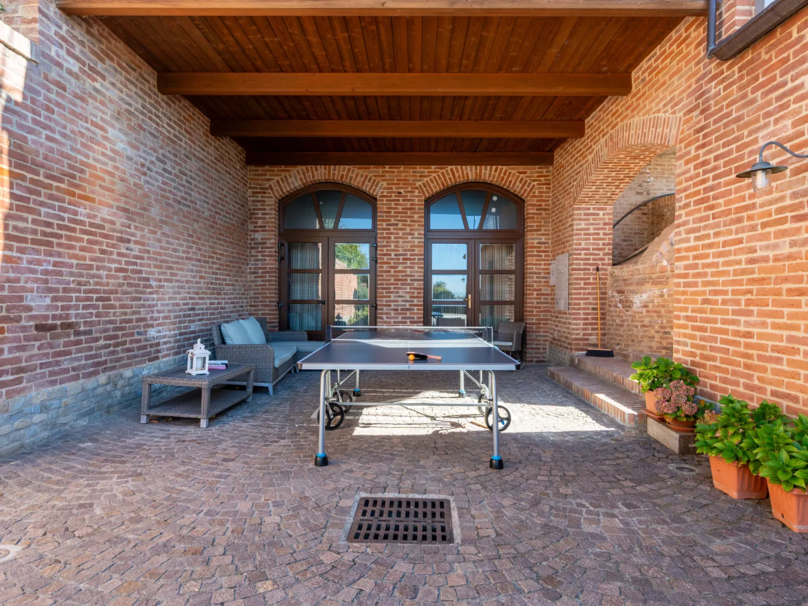 Le Rose d'Antan-Buiten