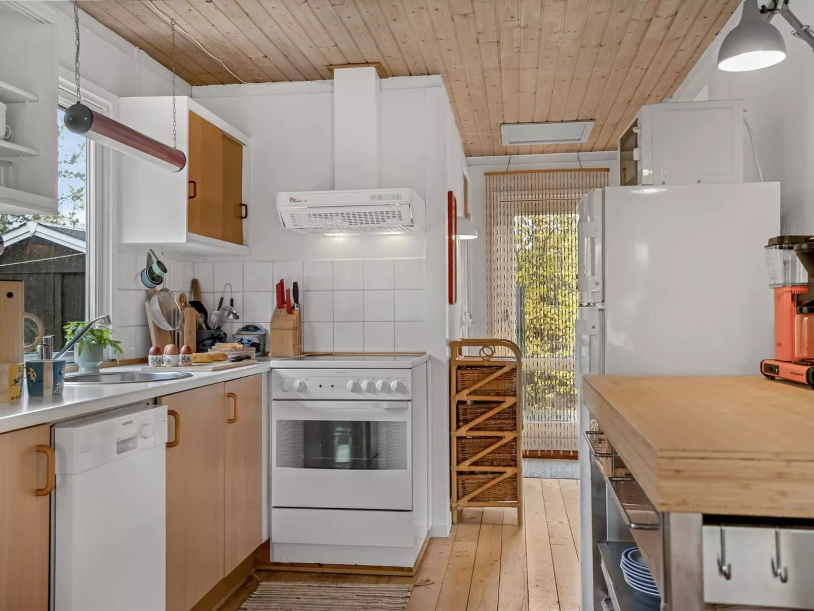 "Cordelia" - 400m from the sea