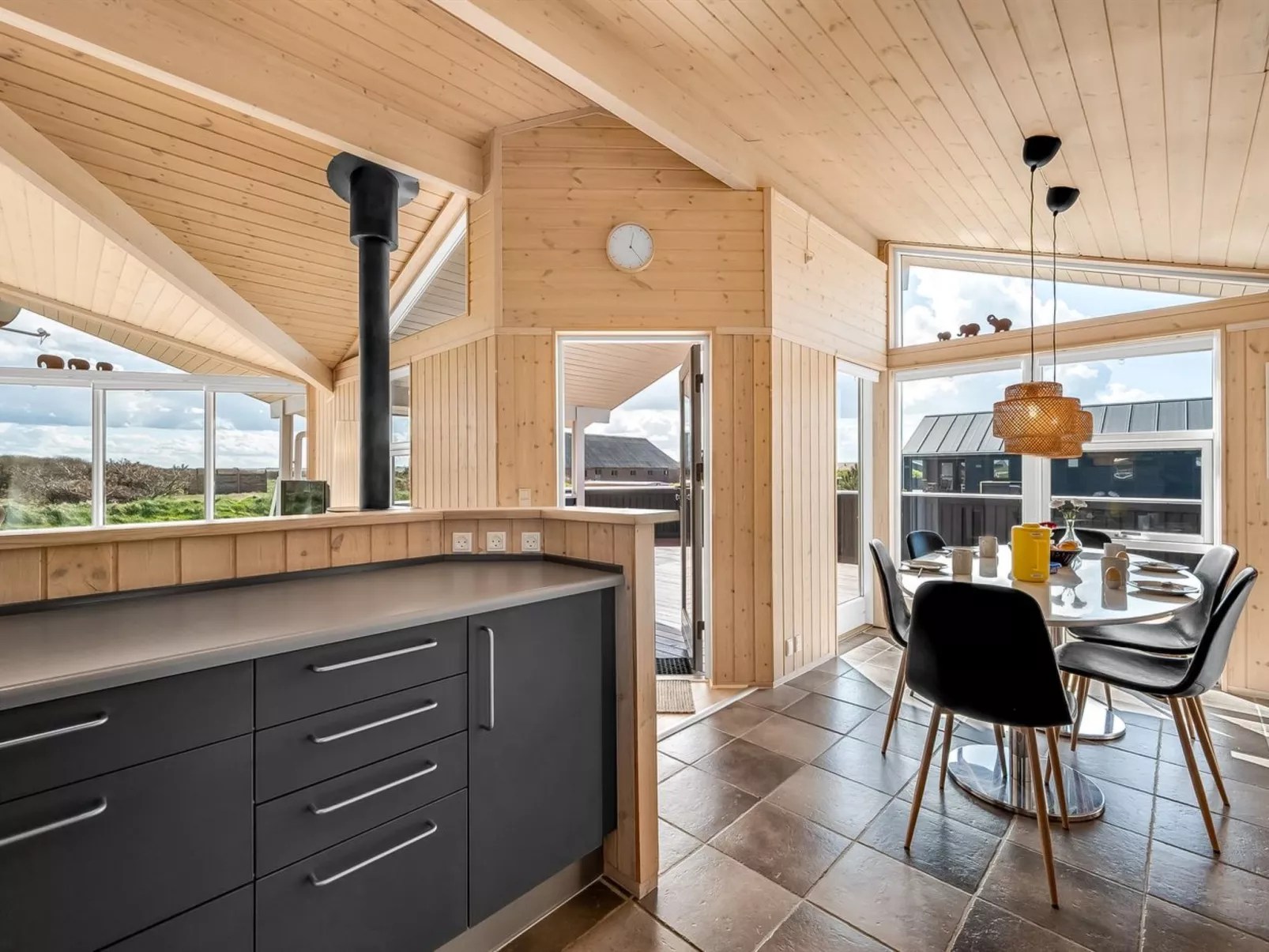 "Floriana" - 650m from the sea-Binnen