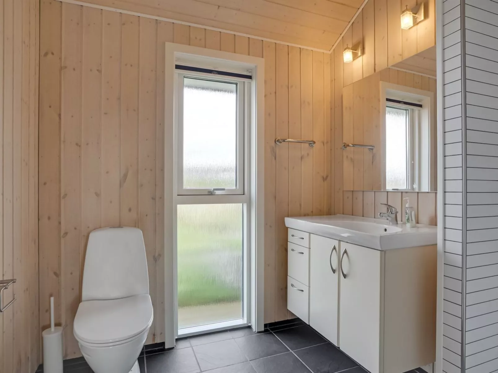 "Illona" -  from the sea-Binnen