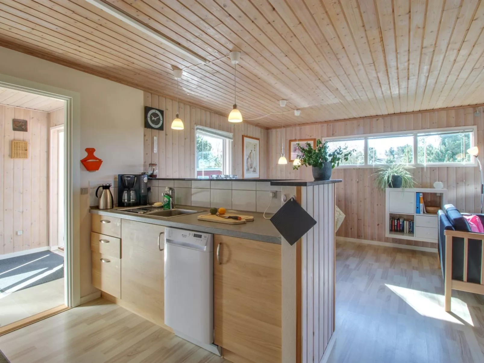 "Yanne" - 400m from the sea-Binnen