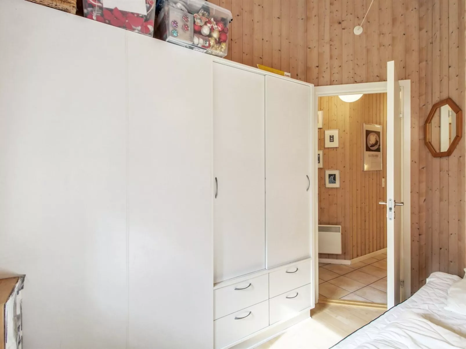 "Ellica" - 50km from the sea-Binnen