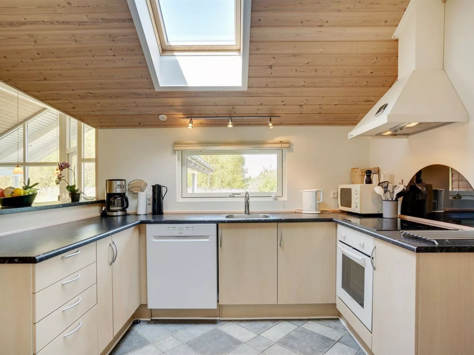 "Vilvi" - 500m from the sea-Binnen