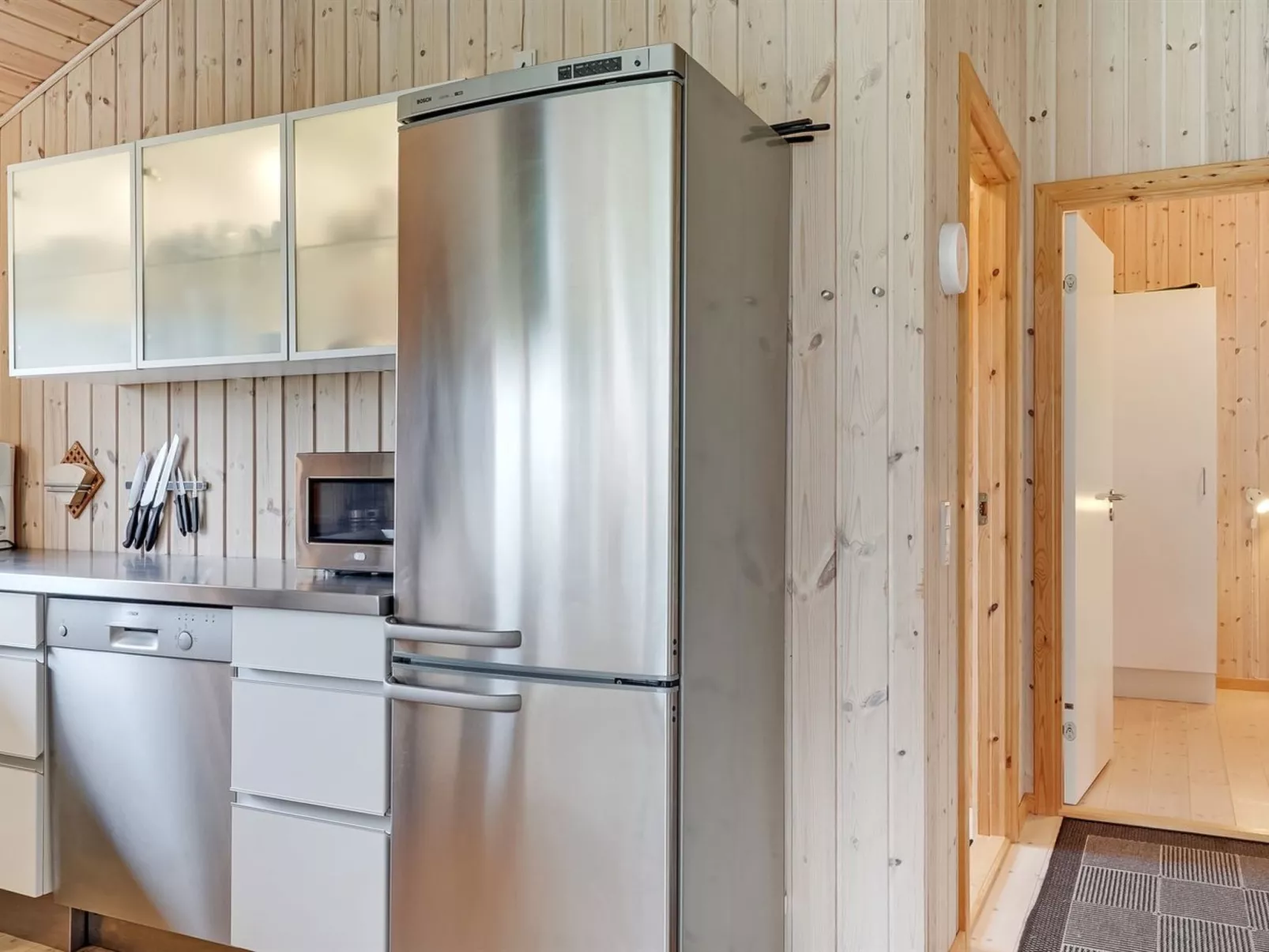 "Tayler" - 1.8km from the sea-Binnen