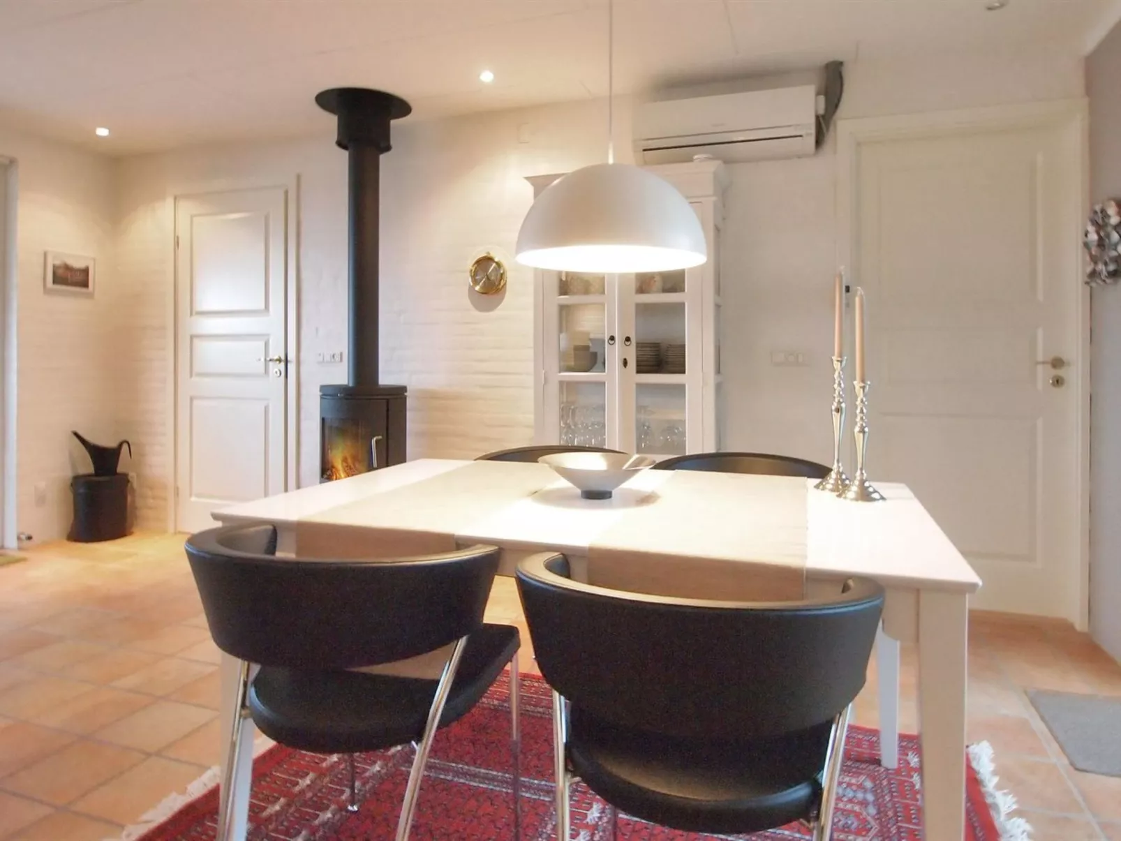 "Laila" - 50m from the sea-Binnen