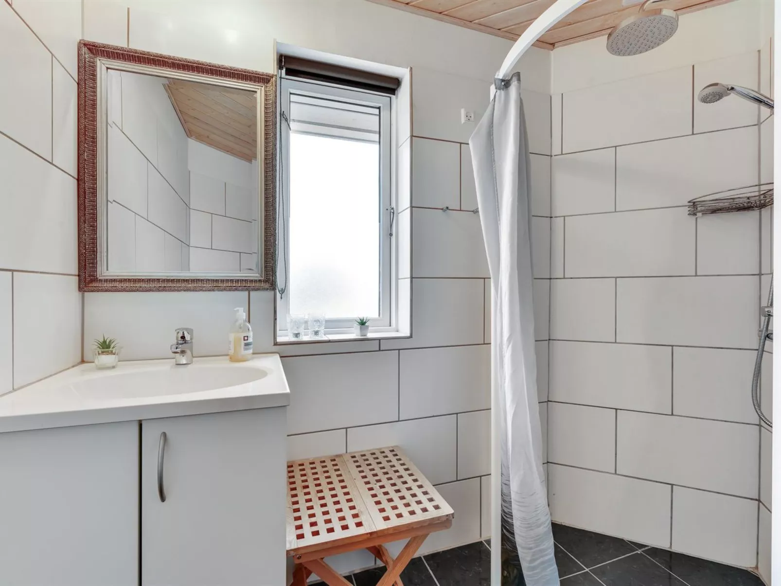 "Karmen" - 300m to the fjord-Binnen