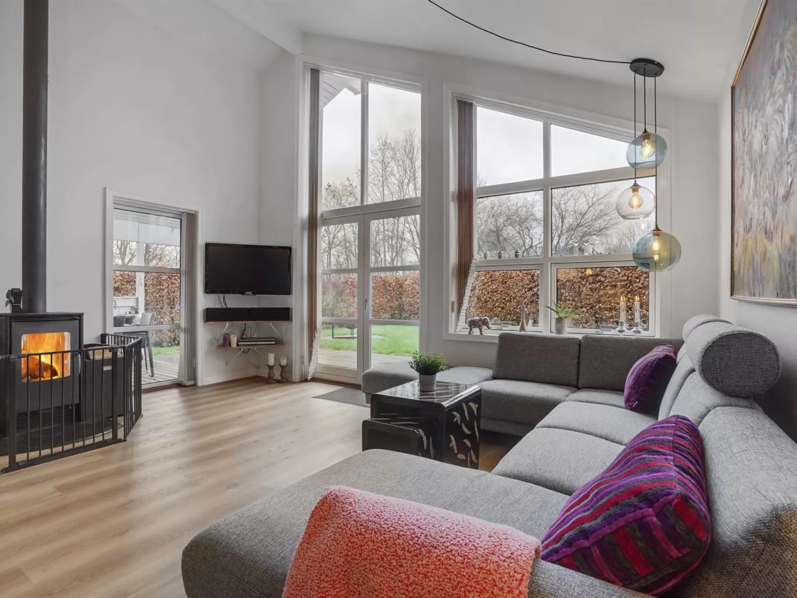 "Holmwith" - 200m from the sea-Binnen