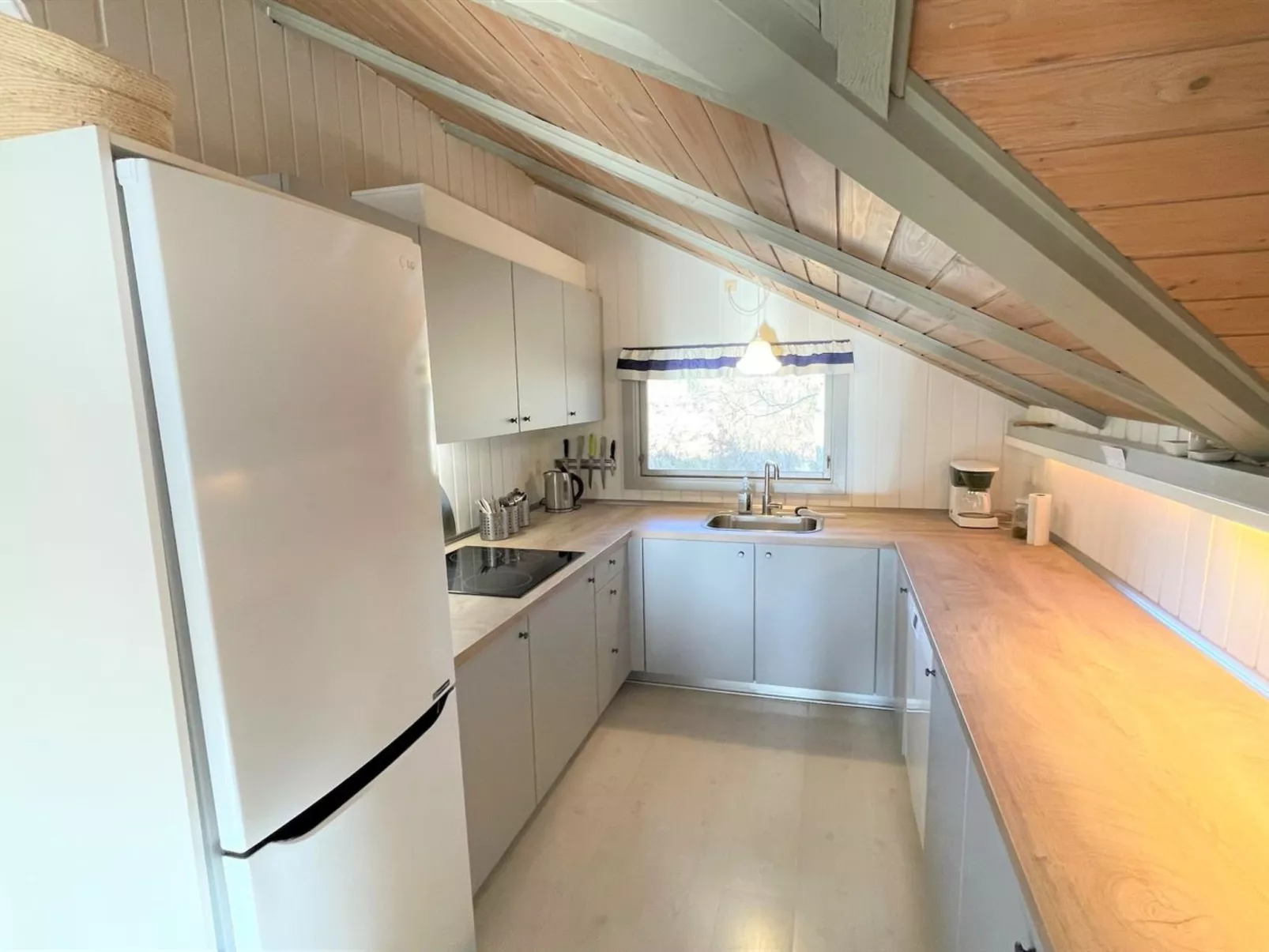 "Erly" - 500m from the sea-Binnen