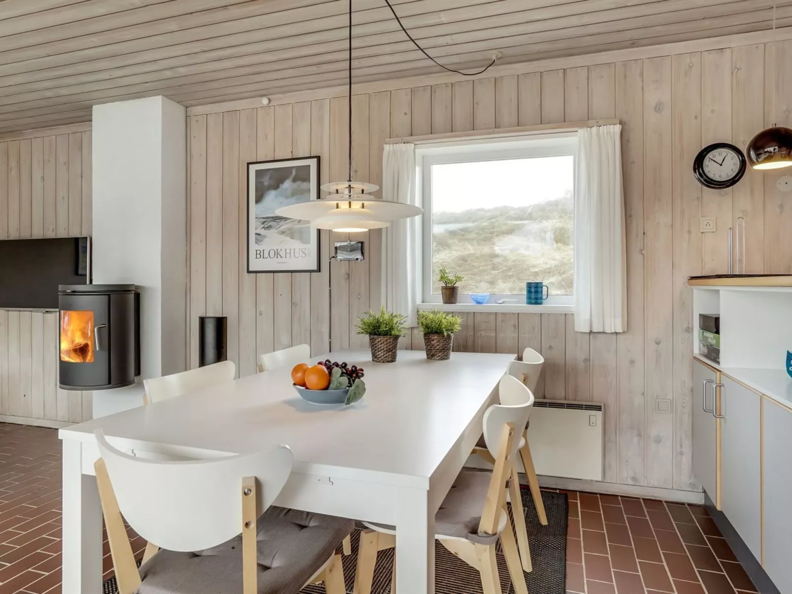 "Emiljan" - 400m from the sea-Binnen