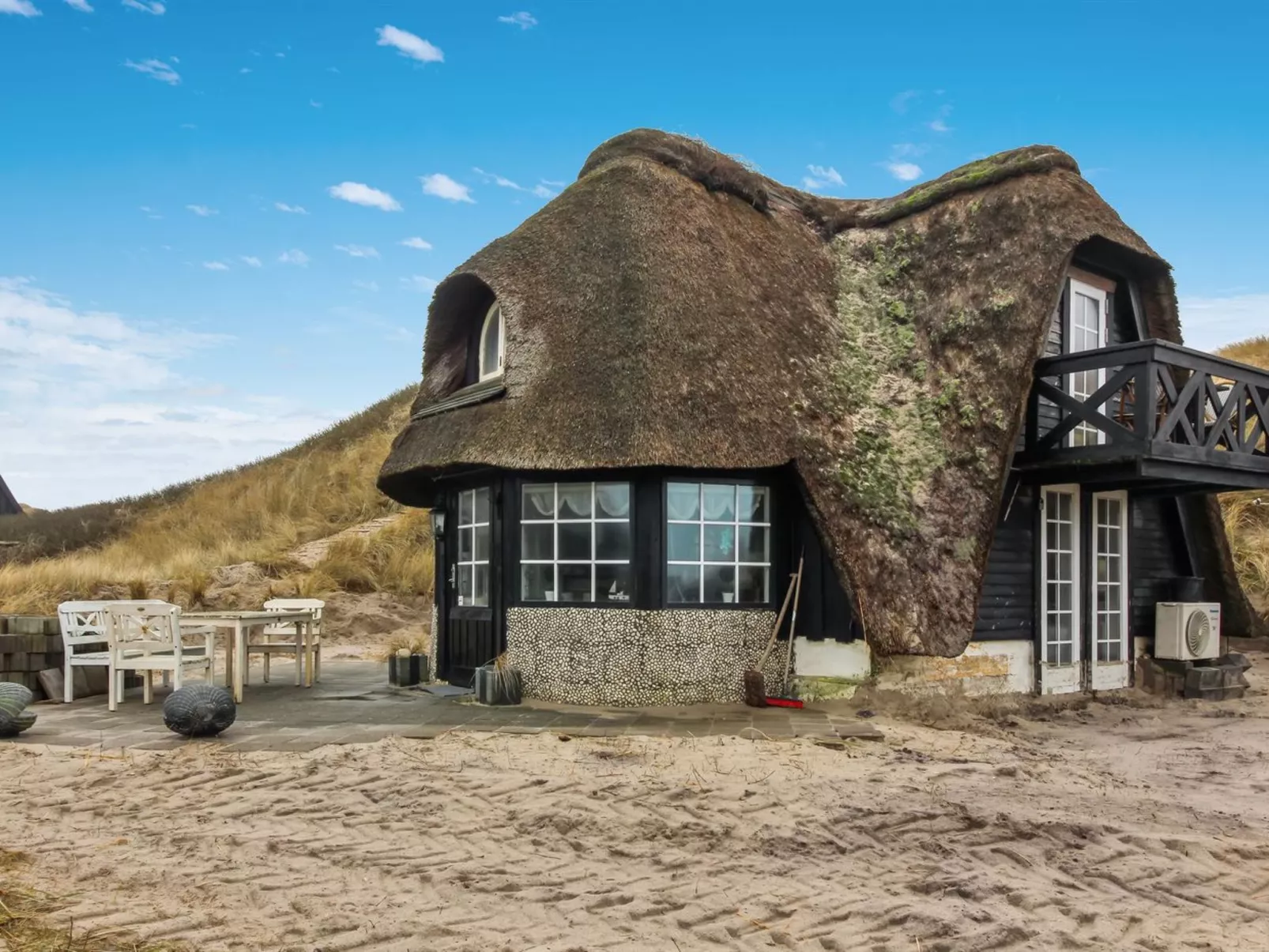 "Analia" -  from the sea-Buiten