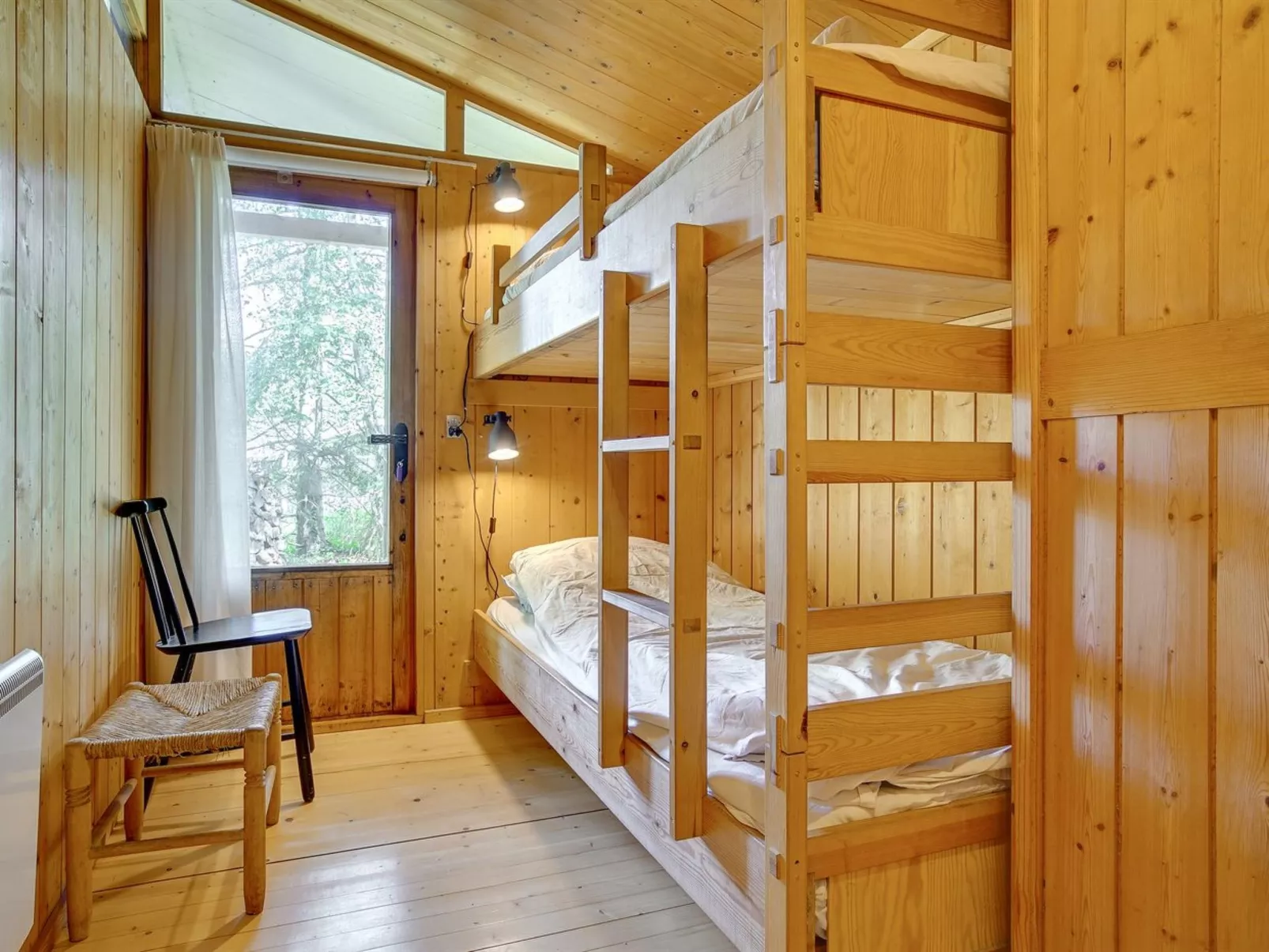 "Myrra" - 10m from the sea-Binnen