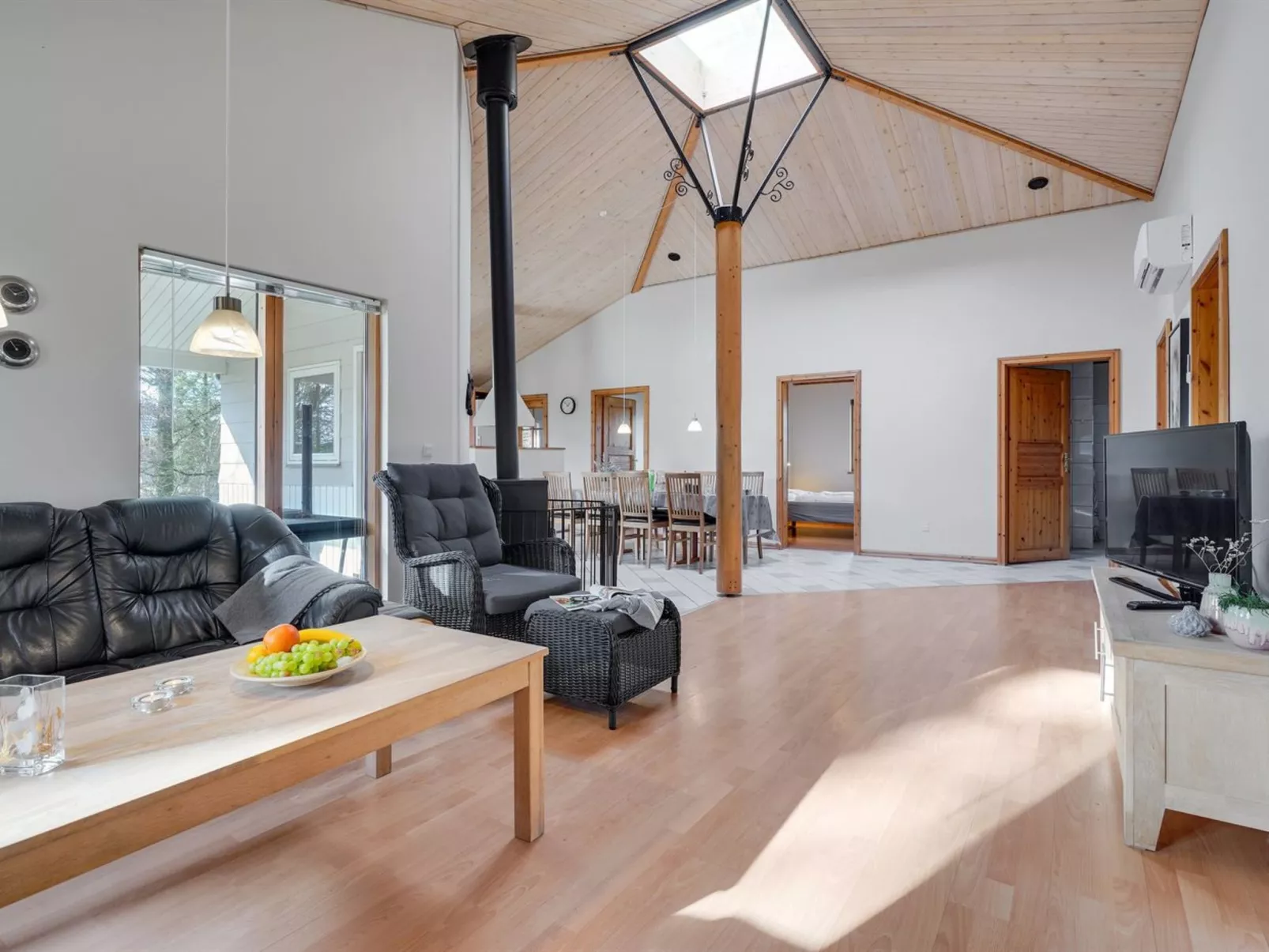 "Absalon" - 29km from the sea-Binnen