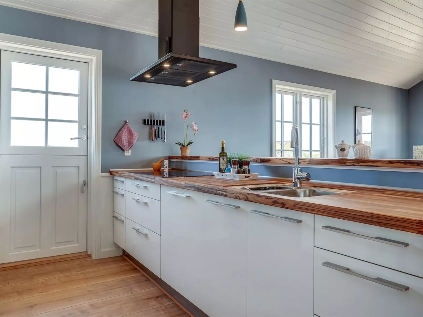 "Taija" - 1.5km from the sea-Binnen