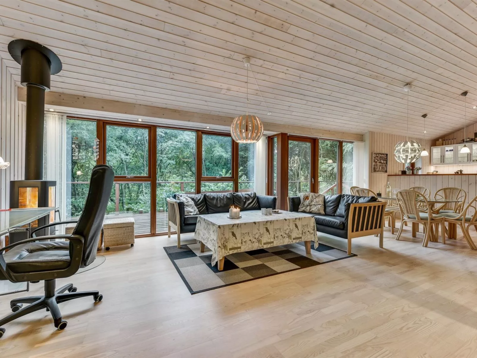 "Nelie" - 40km from the sea-Binnen