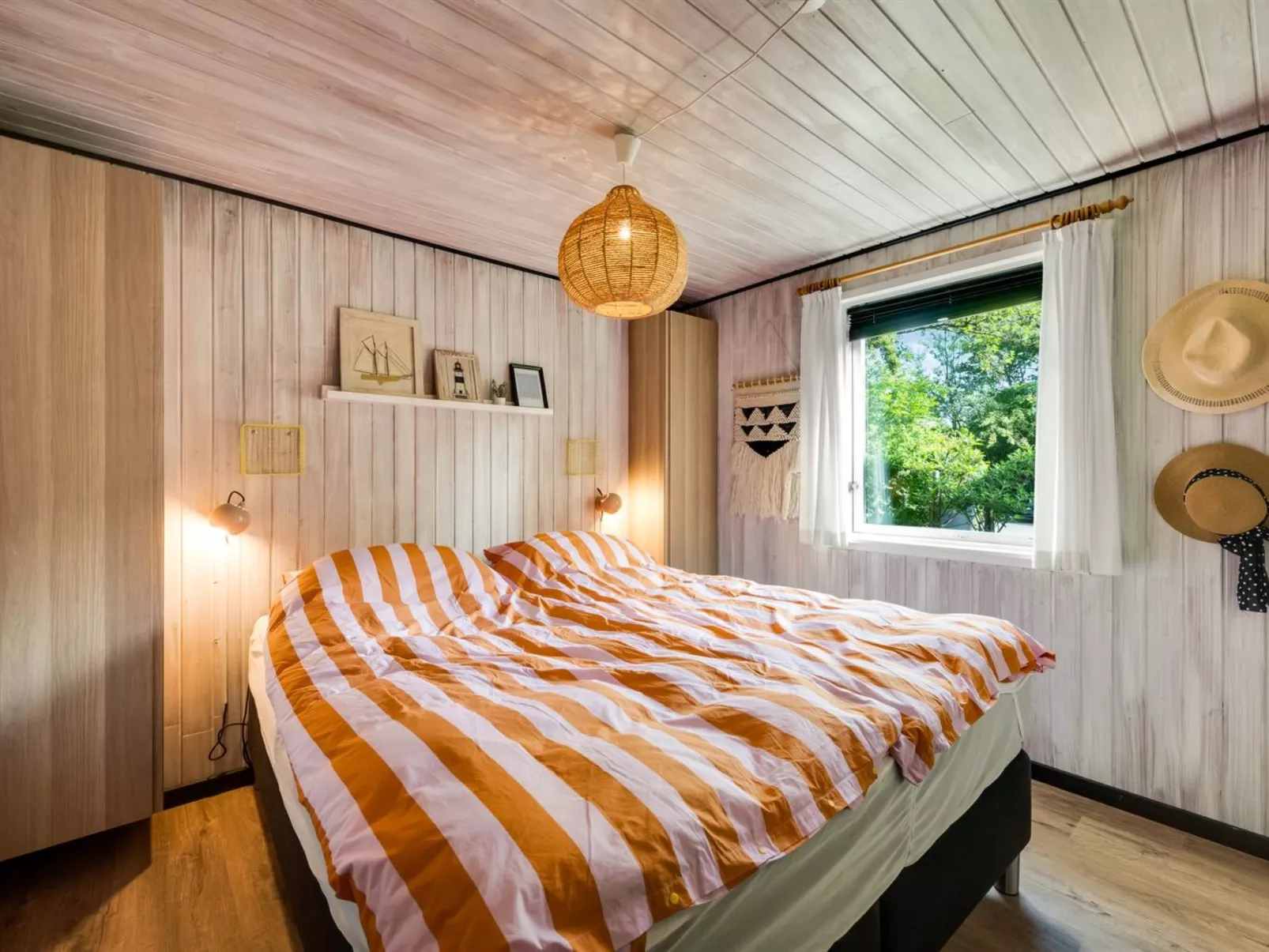 "Nelina" - 950m to the fjord-Binnen