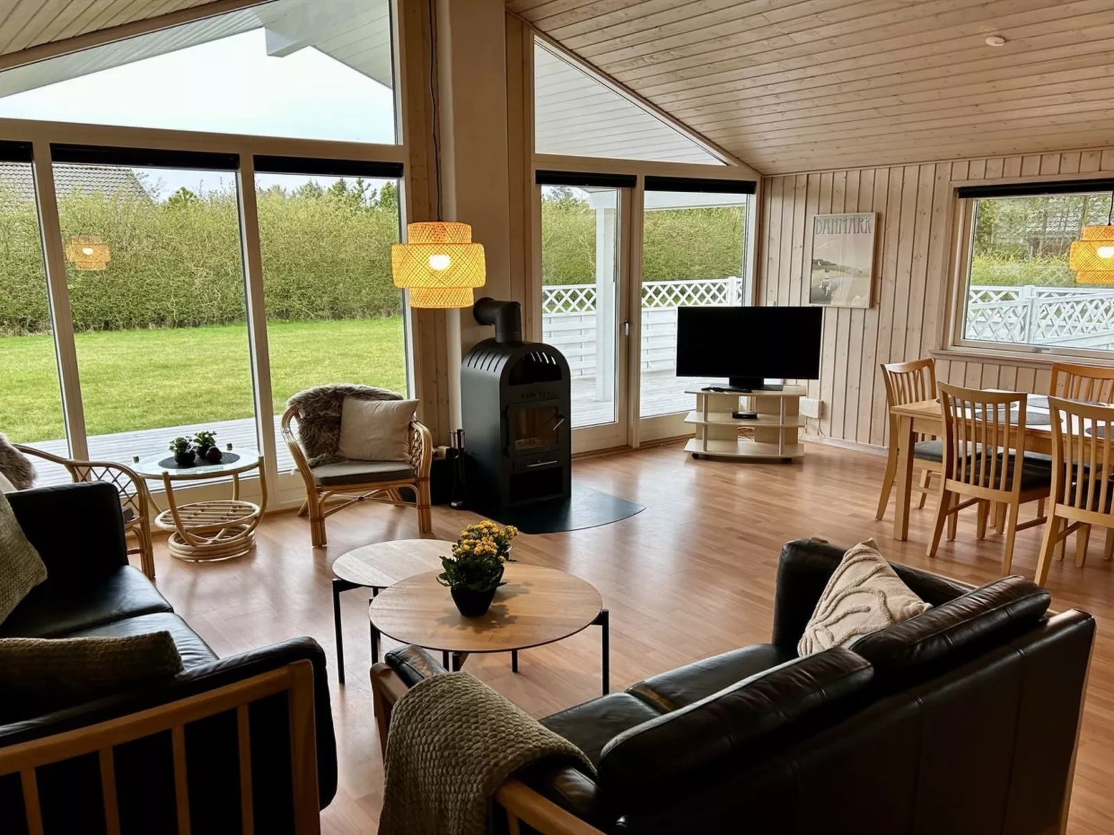 "Picabo" - 750m to the fjord-Binnen