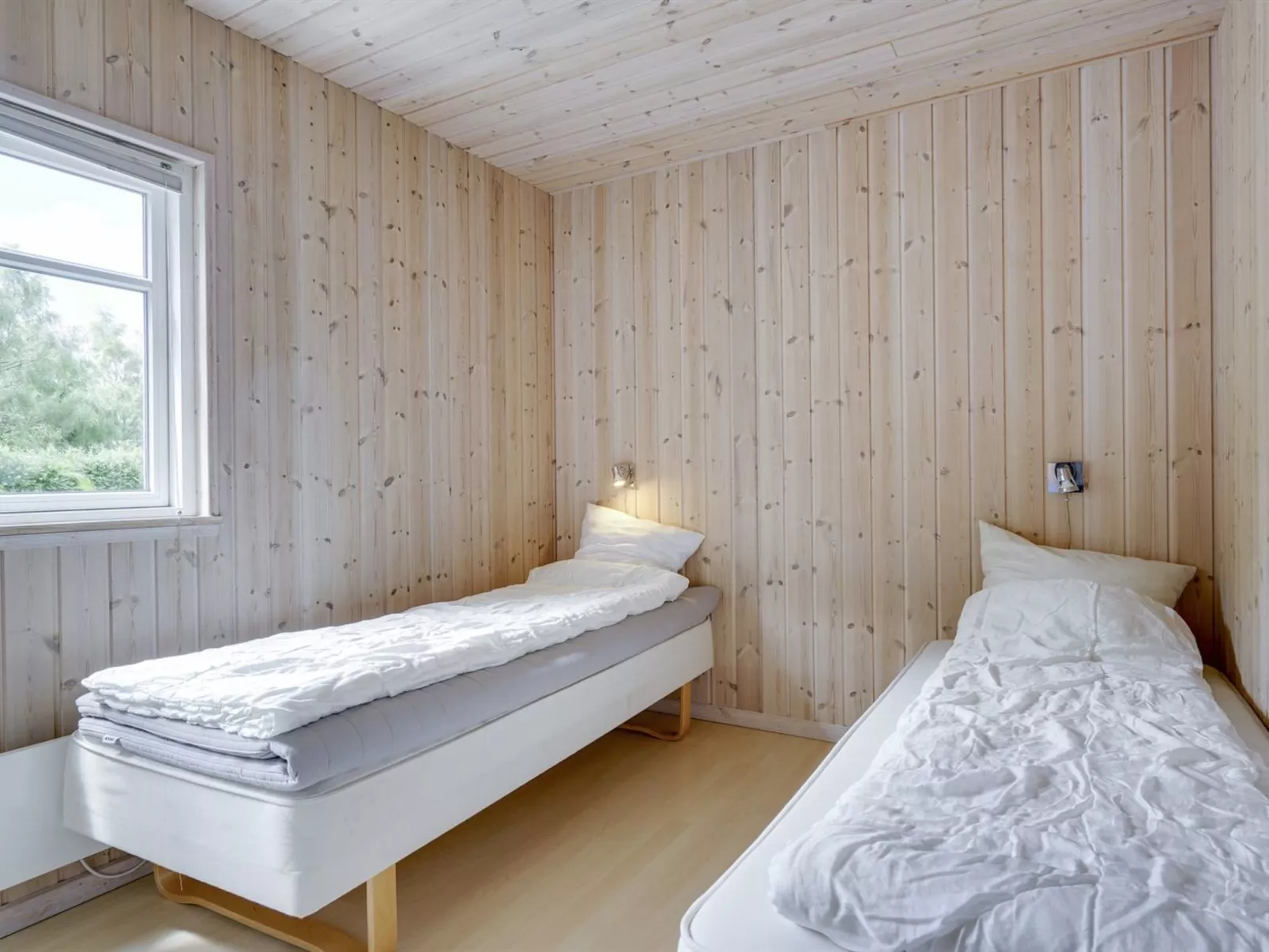 "Lottje" - 300m from the sea-Binnen