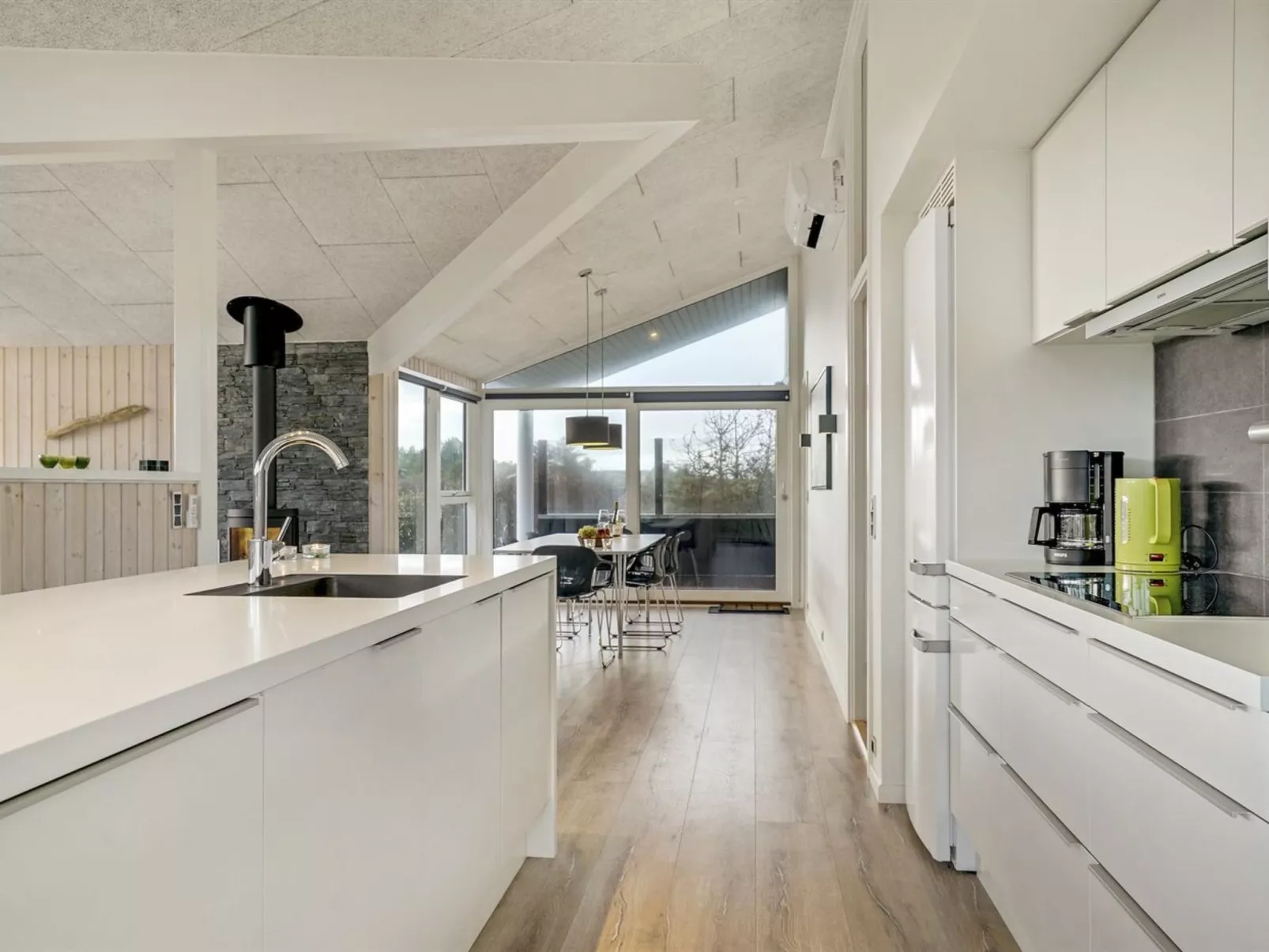 "Danila" - 600m from the sea-Binnen