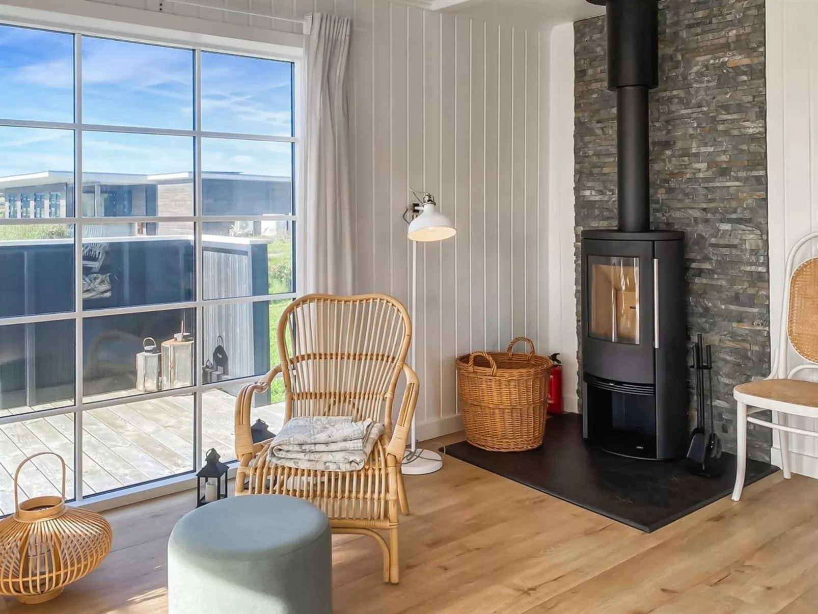 "Sanni" - 225m from the sea-Binnen