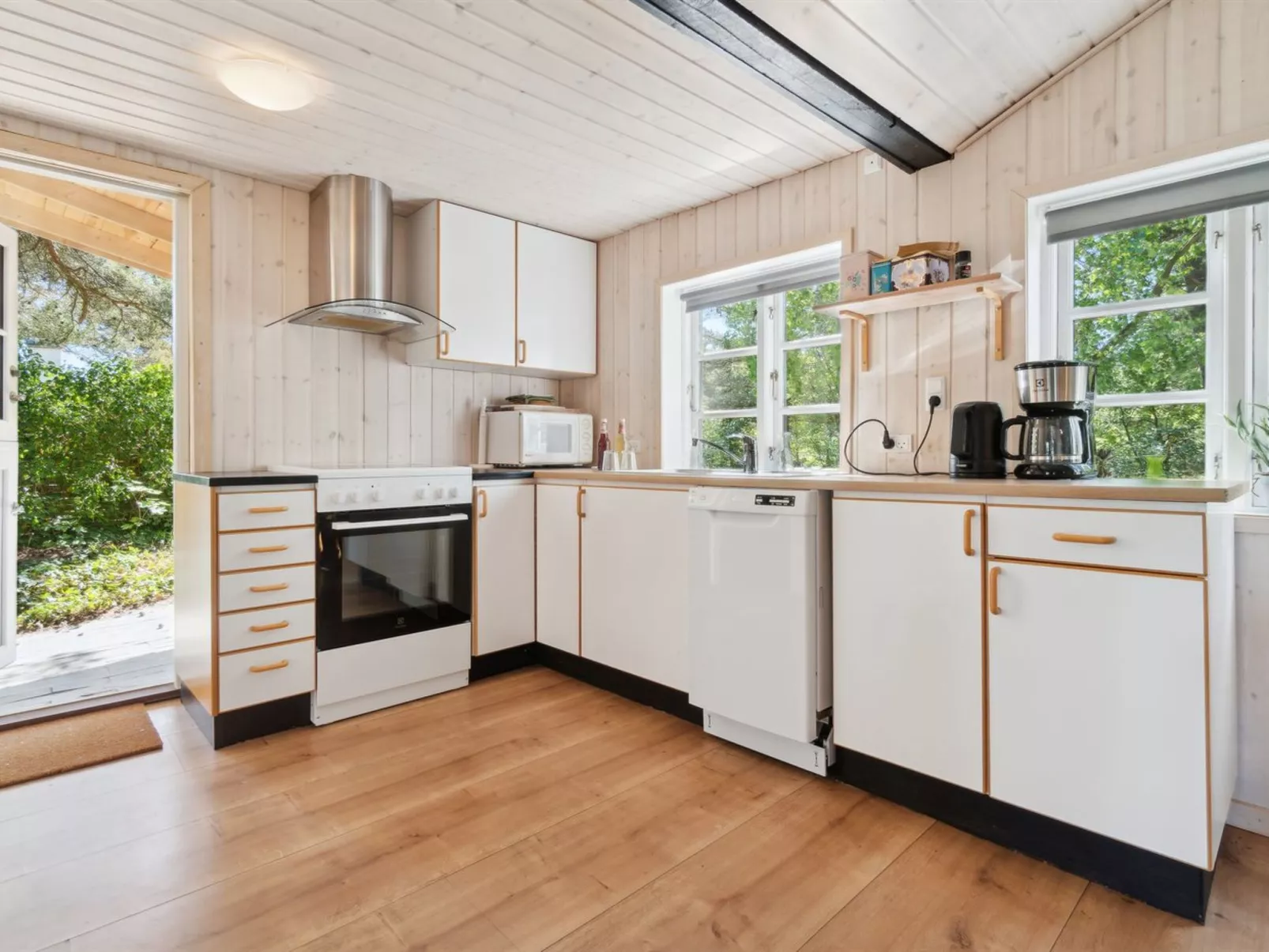 "Ilmari" - 150m from the sea-Binnen